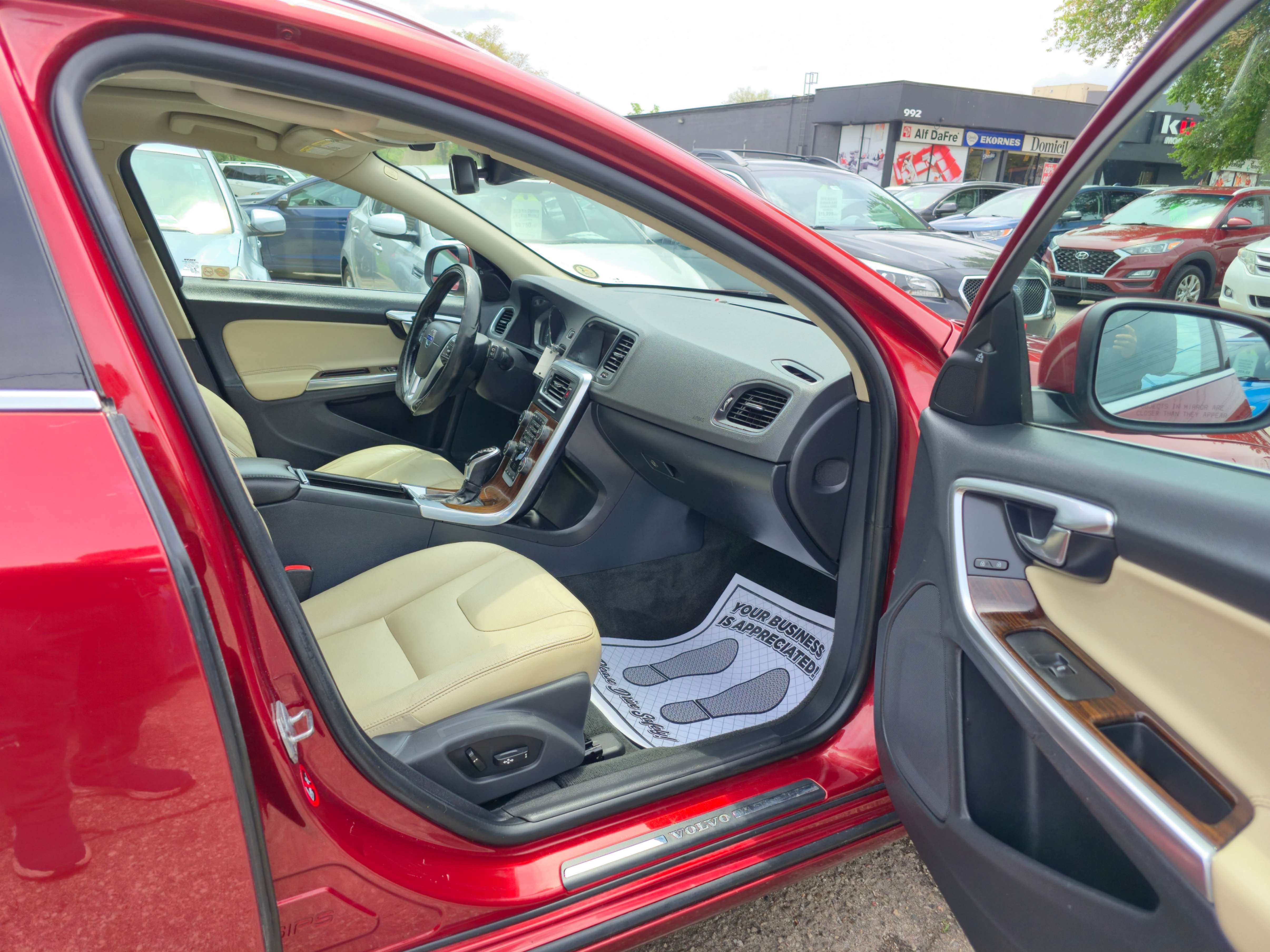 /rahmanmotors/2015-Volvo-V60-0502925992394716.jpg