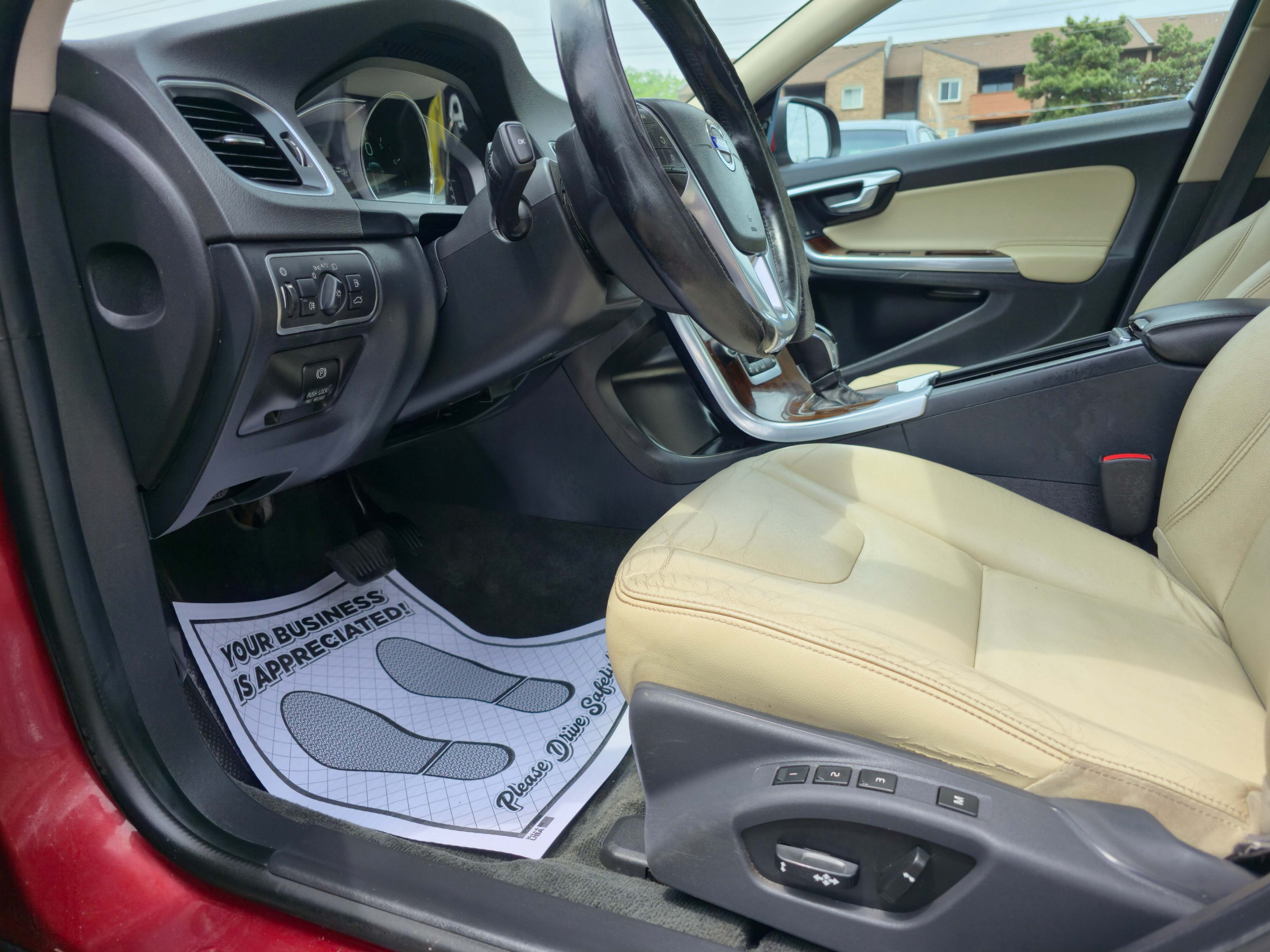 /rahmanmotors/2015-Volvo-V60-33946439370530657.jpg
