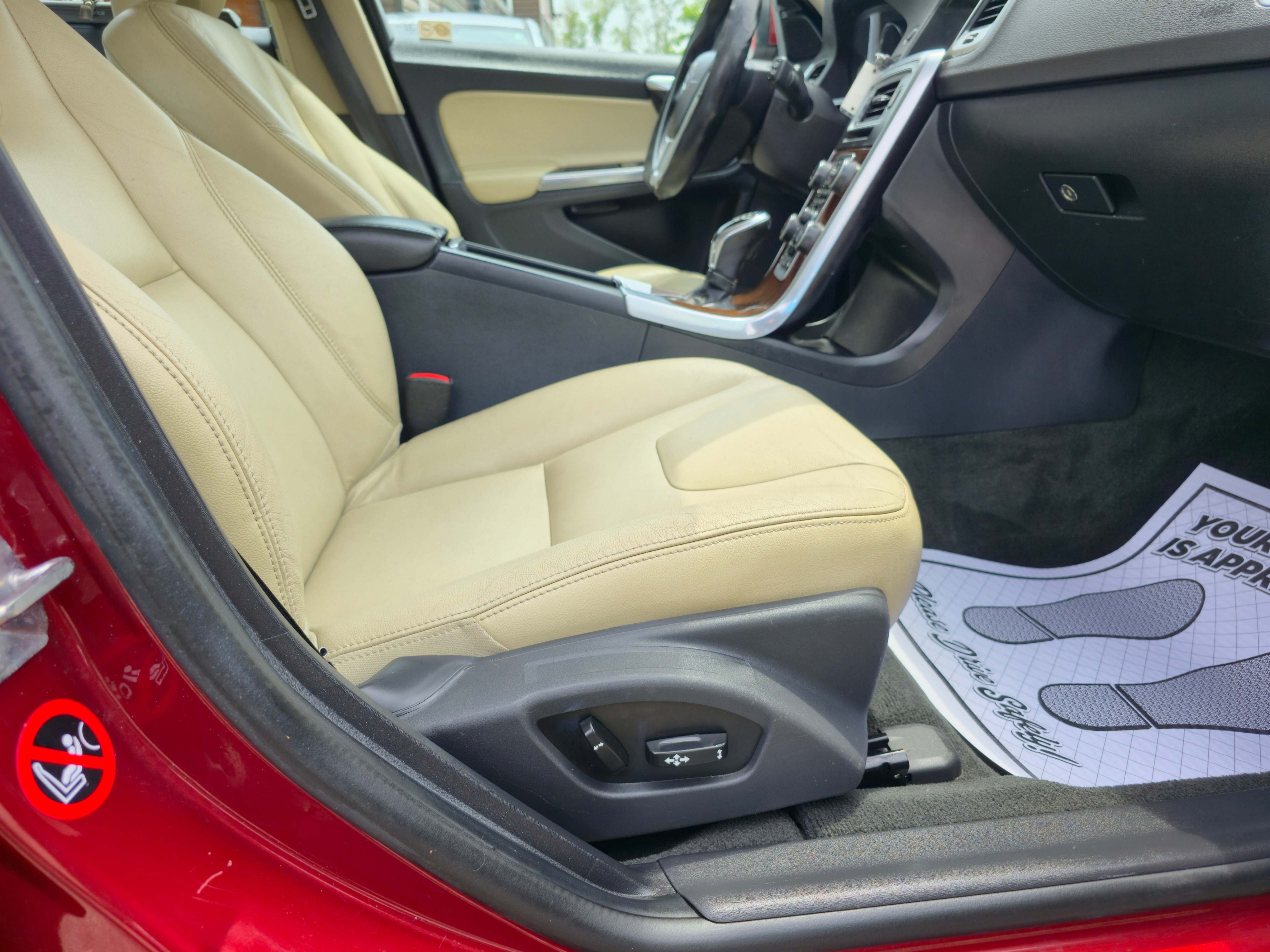 /rahmanmotors/2015-Volvo-V60-35174189812763657.jpg