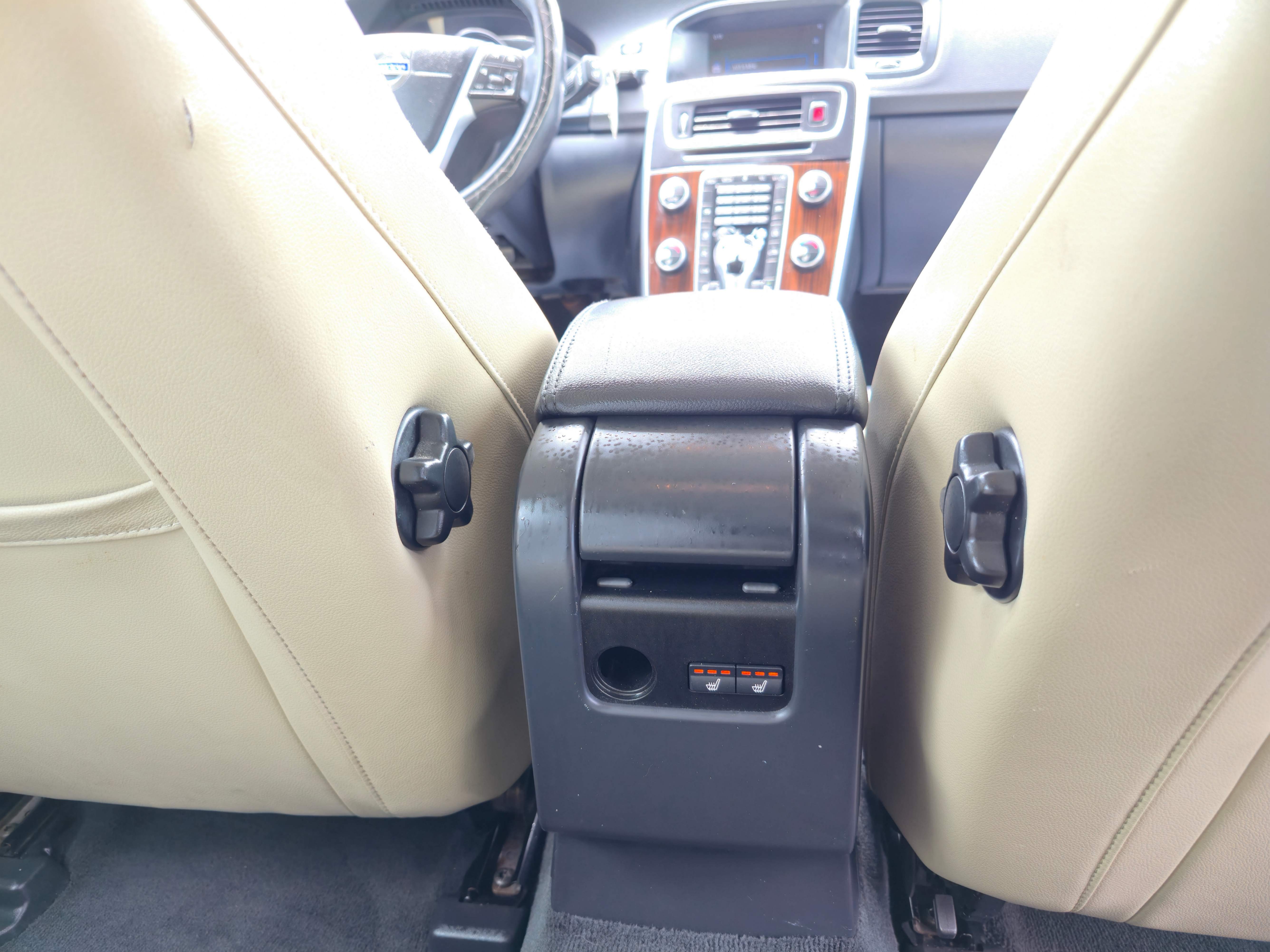 /rahmanmotors/2015-Volvo-V60-803958912255925.jpg