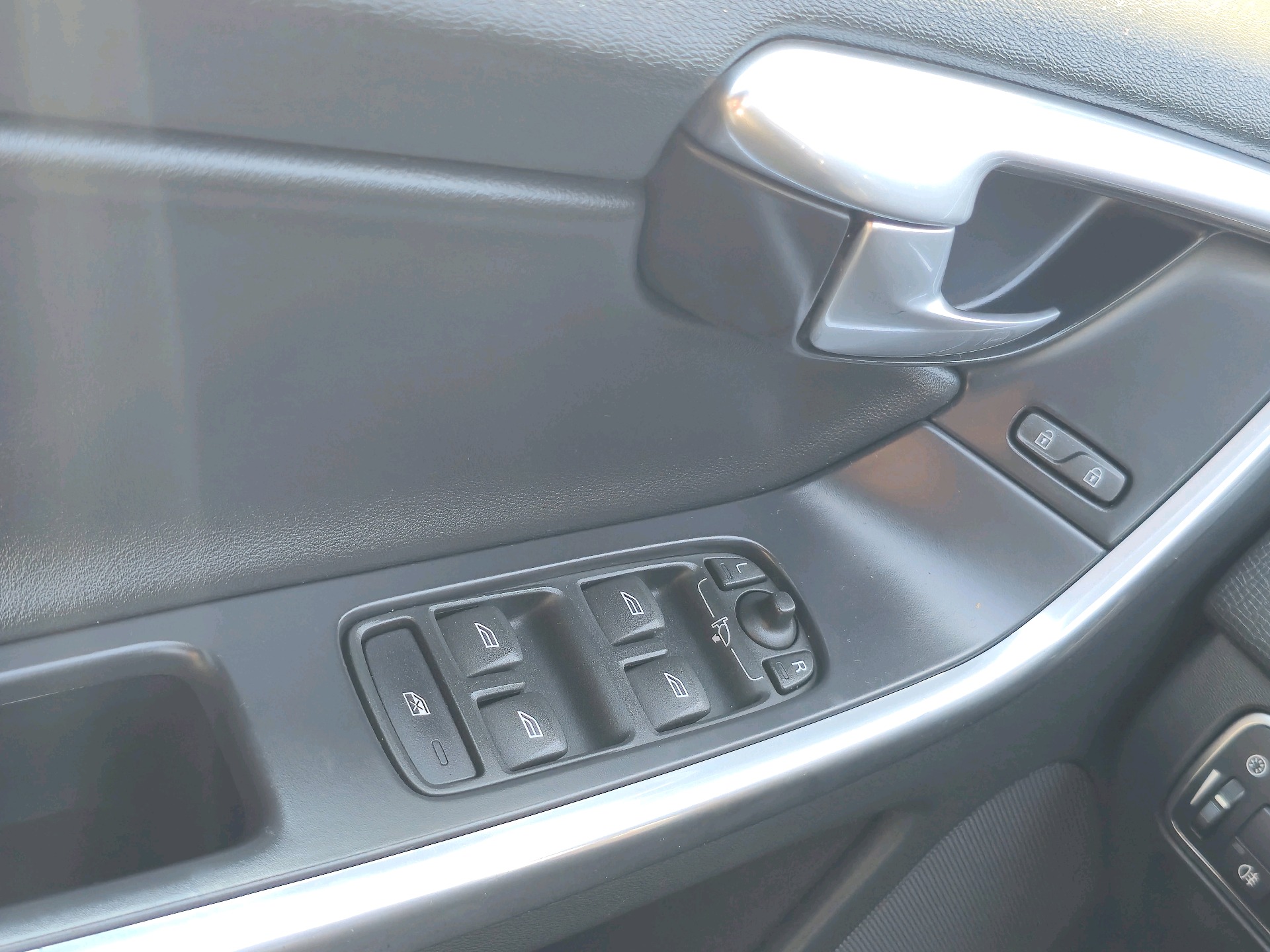 /rahmanmotors/2015-Volvo-XC60-10766812776047652.jpg