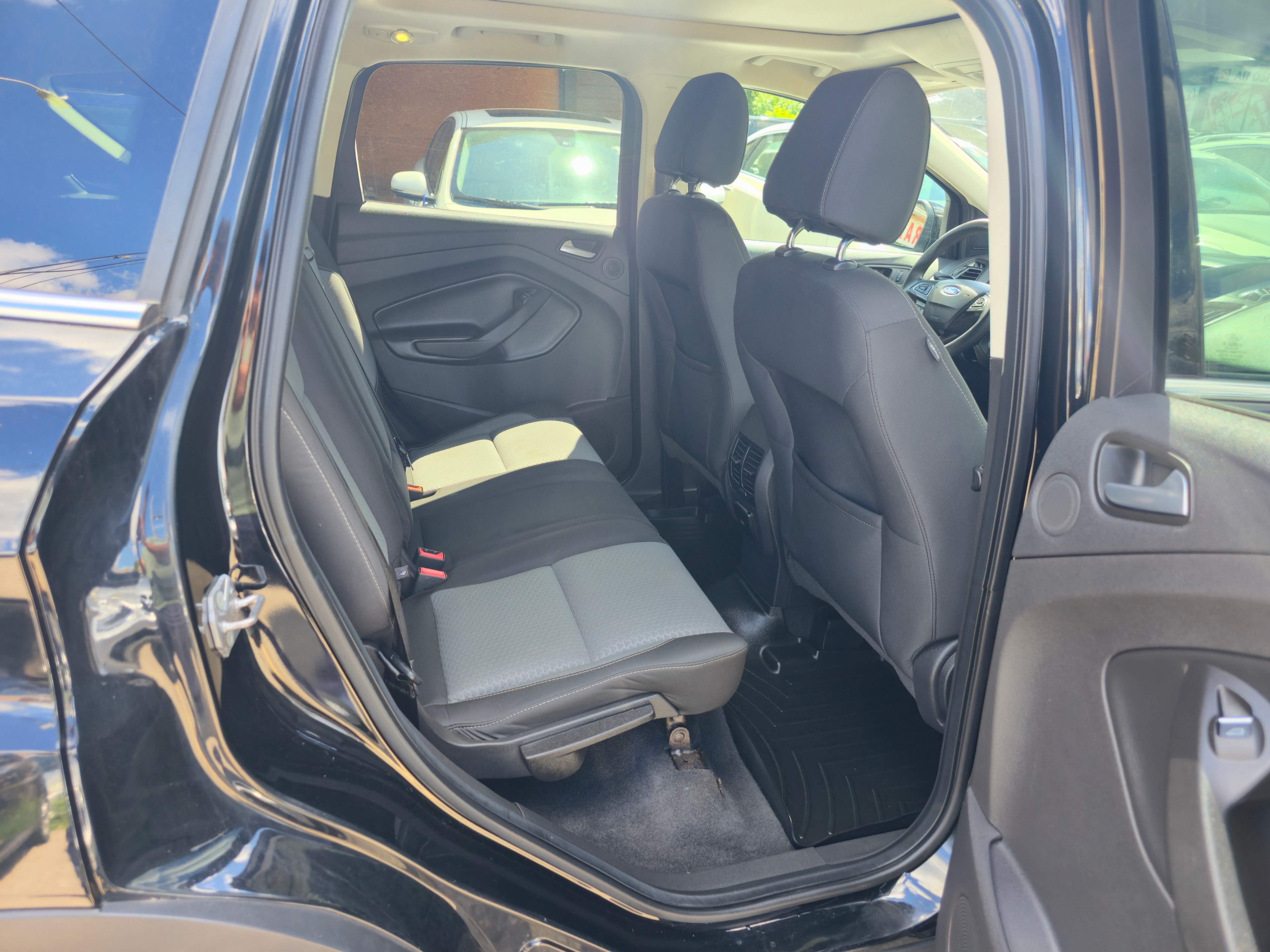 /rahmanmotors/2017-Ford-Escape-7730471424160279.jpg
