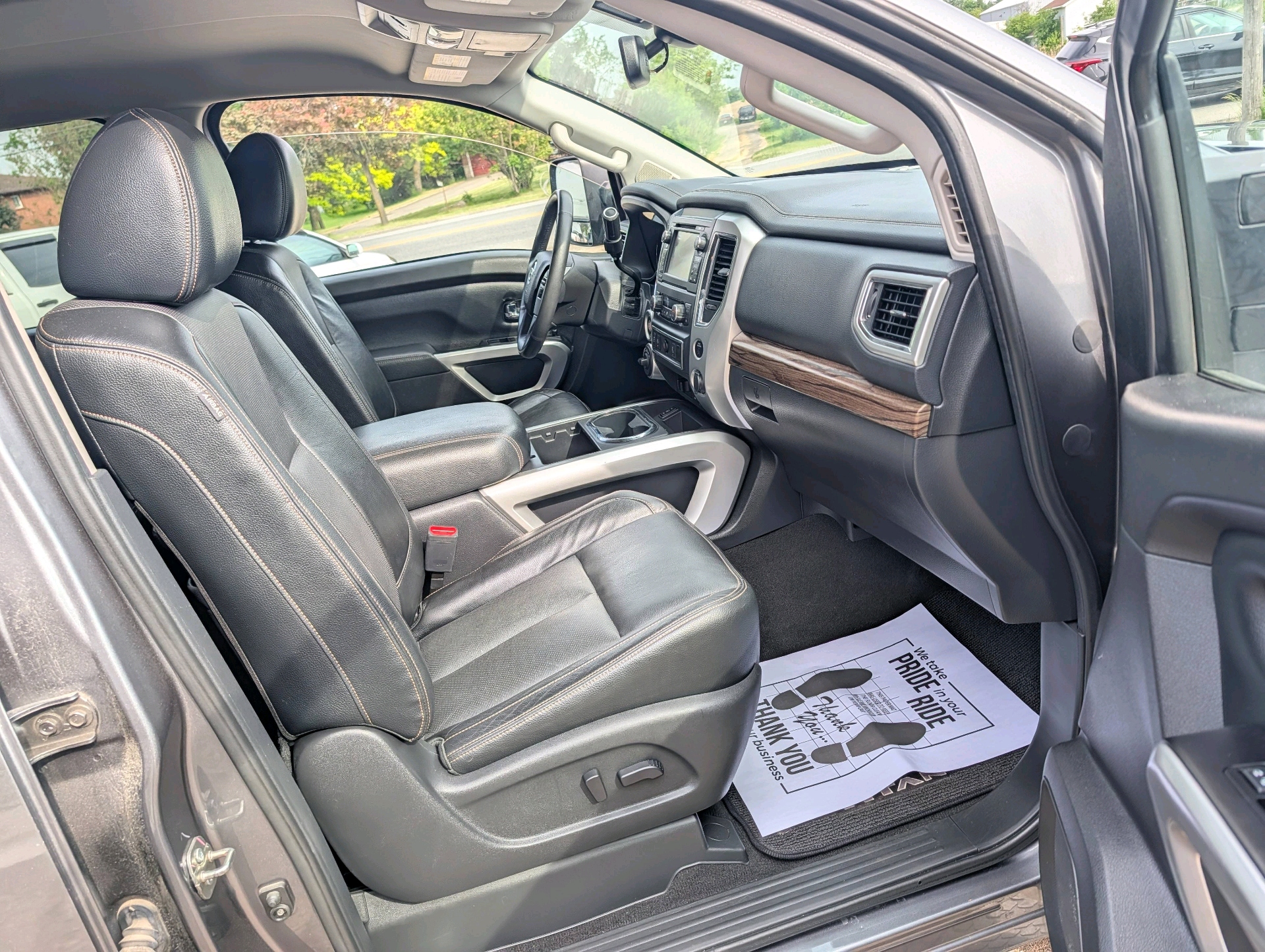 /rahmanmotors/2017-Nissan-Titan-27588294451346185.jpg