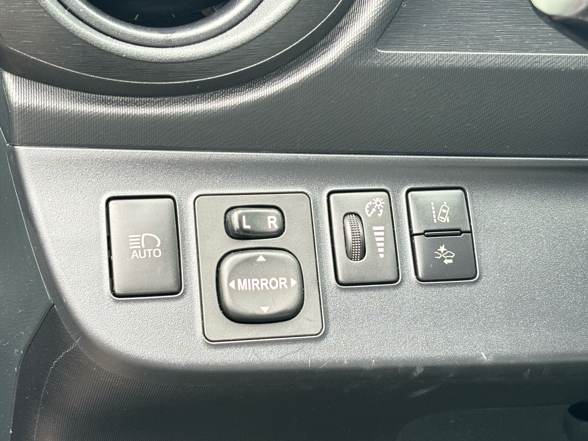 /rahmanmotors/2017-Toyota-Priusc-37295232933589806.jpg