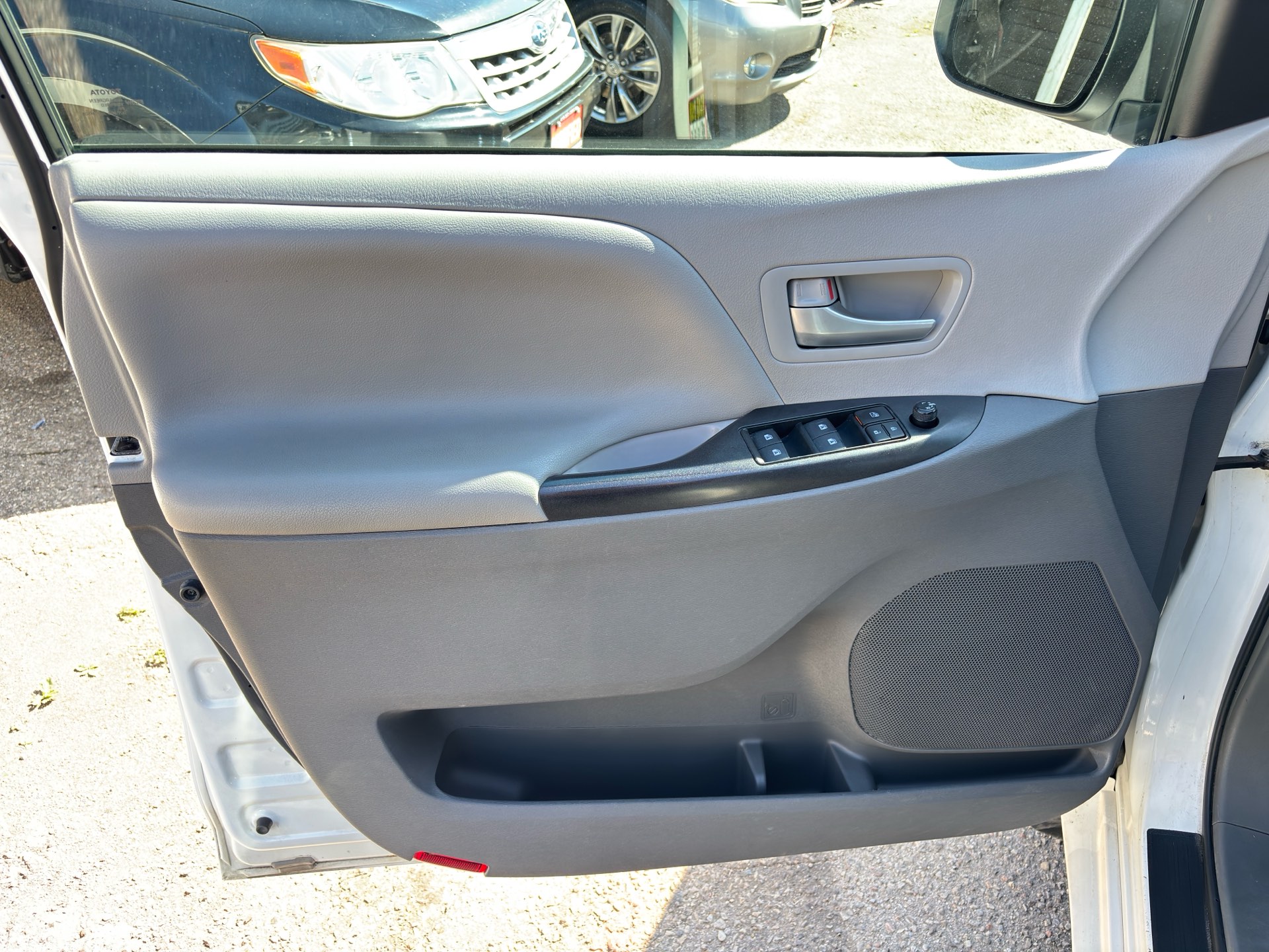 /rahmanmotors/2017-Toyota-Sienna-5402057663773849.jpg