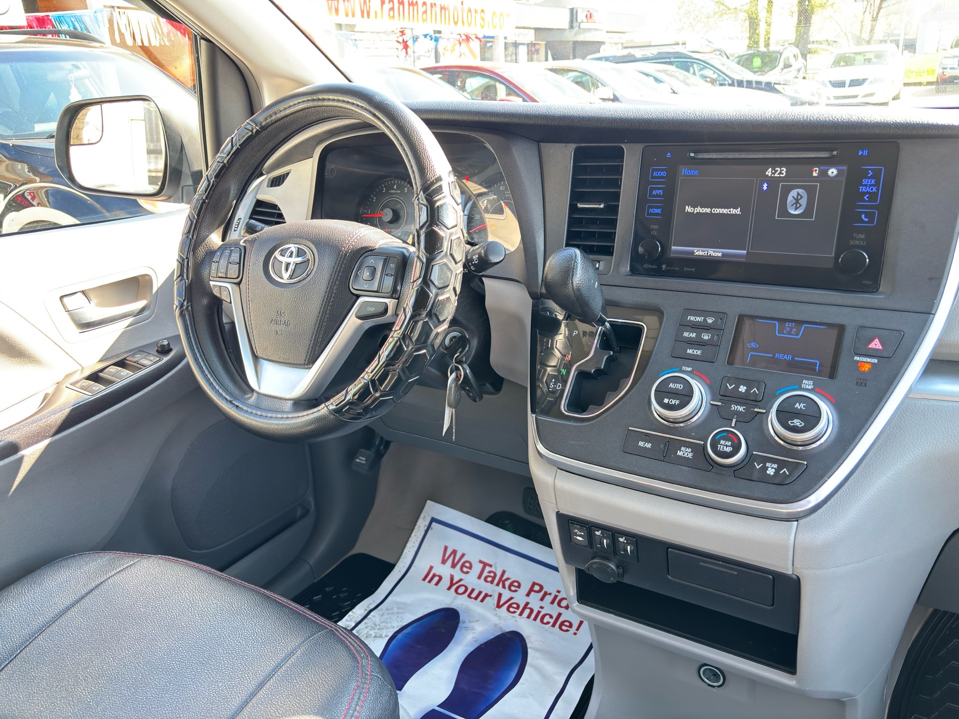 /rahmanmotors/2017-Toyota-Sienna-7408174502411267.jpg