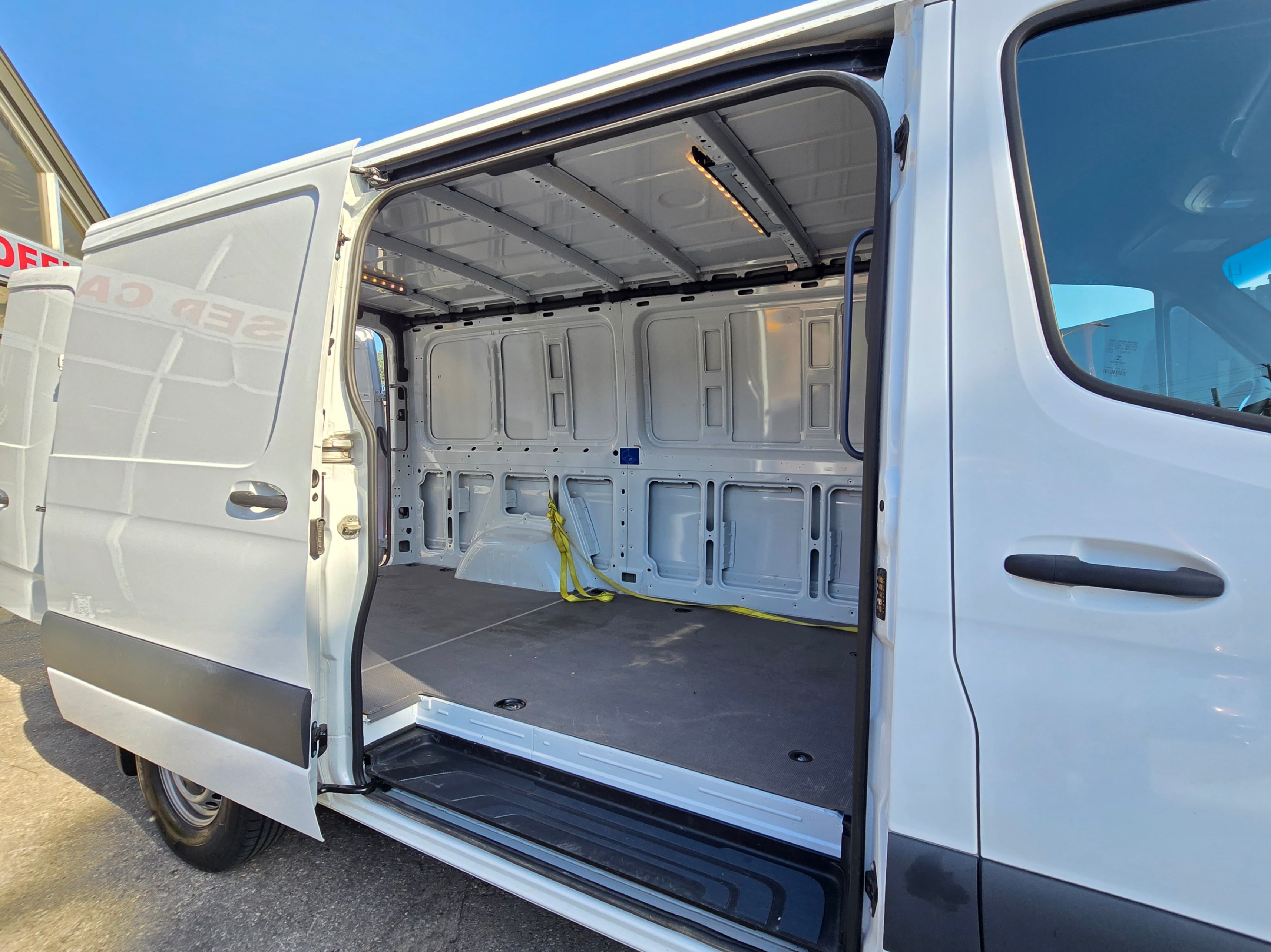 /rahmanmotors/2021-Mercedes-Benz-Sprinter-43838642884346446.jpg