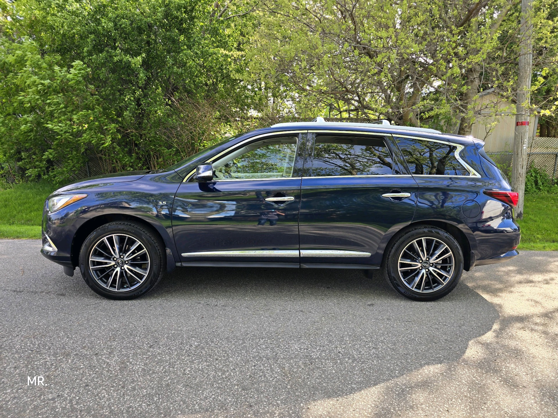 2017 Infiniti QX60 AWD Remote Start,NAV,DVD, LEATHER HEATED SEATS, PANORAMIC SUNROOF, 360 Camera