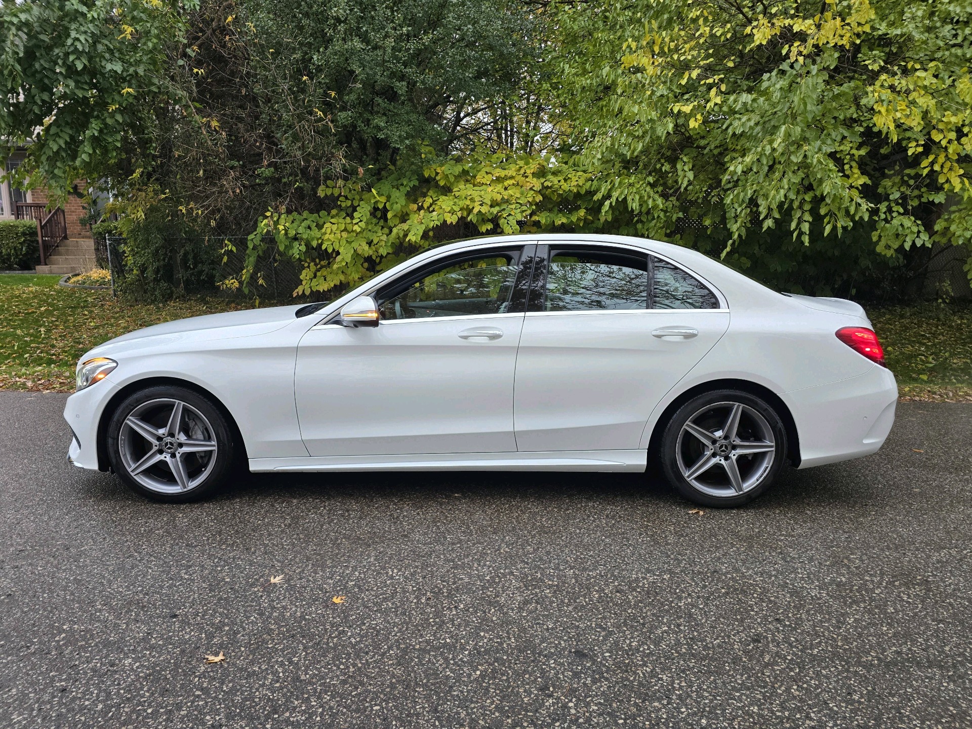 2017 Mercedes-Benz C-Class C 300 4MATIC Panoranic Sunroof ,Nav, 360 Camera ,Heated Leather Seates