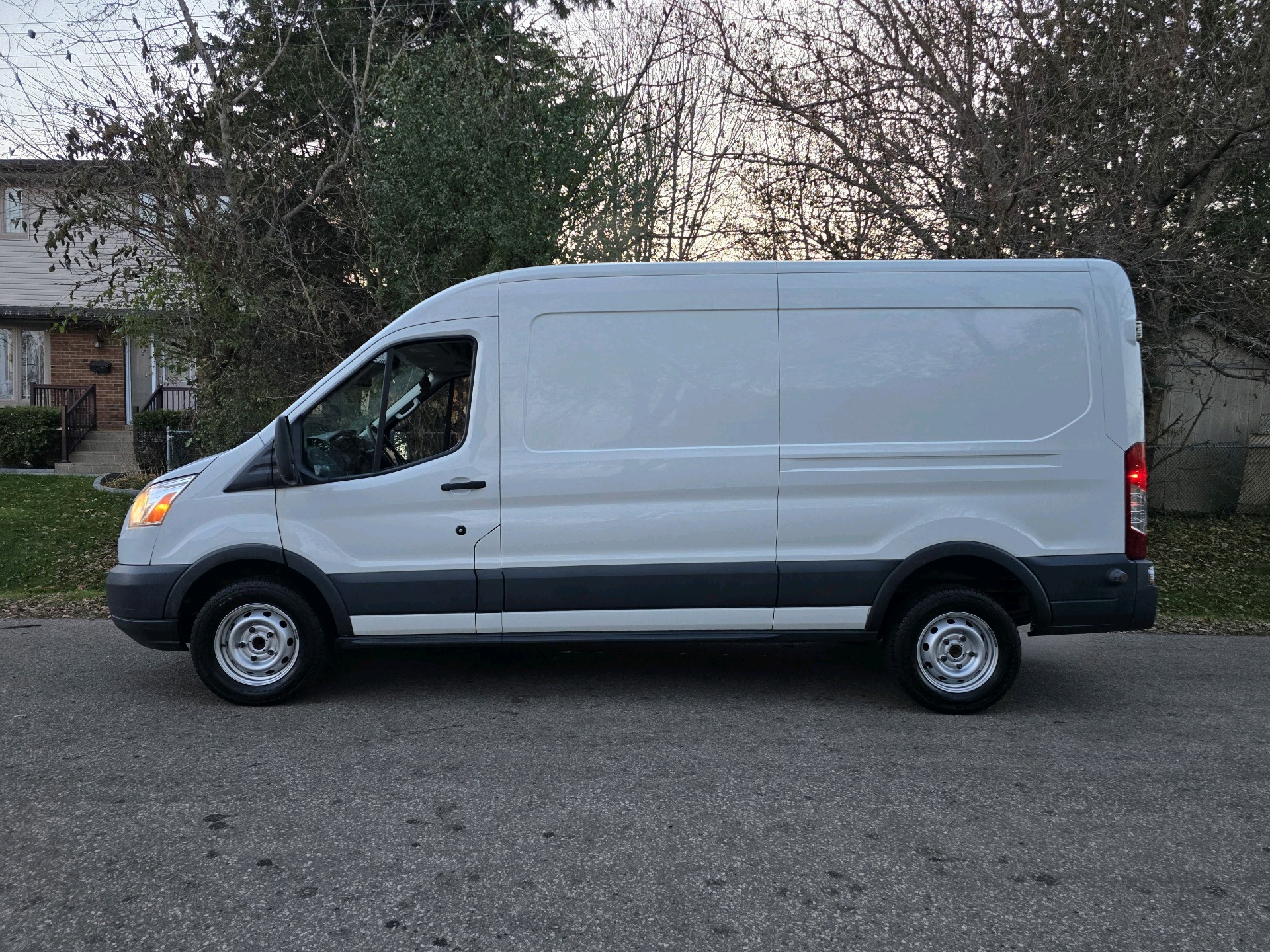 2018 Ford Transit T-250 148" Med Rf 9000 GVWR Sliding RH Dr , Backup Camera , Bluetooth