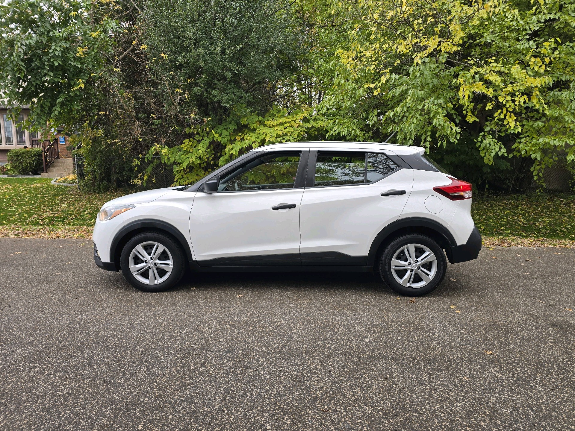 2018 Nissan Kicks S FWD Backup Camera , Bluetooth , One Owner,No Accident