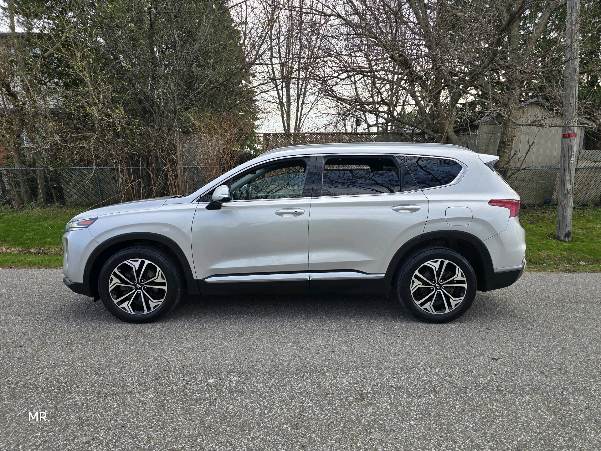2019 Hyundai Santa Fe Ultimate Leather Heated Seates , Heated Sterring, Nav, Android Auot, Car play, Sunroof , Blind