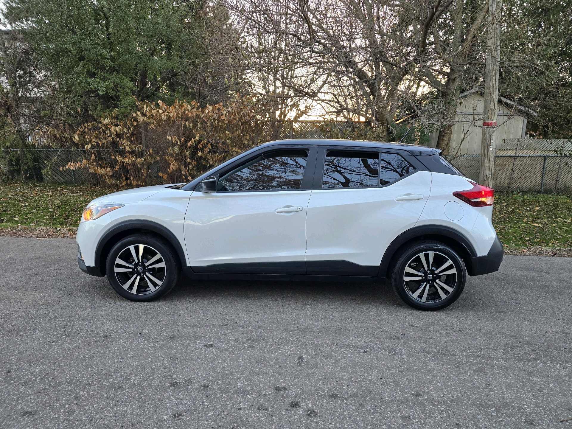 2020 Nissan Kicks SV ,Heated Seats , Reverse Camera ,Remote Start ,Blind Spot Monitoring, Android Auto