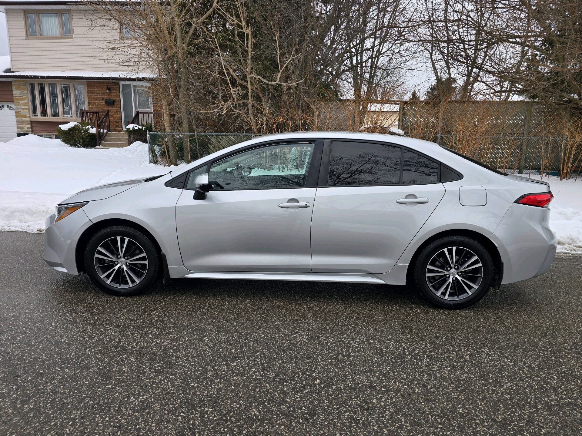 2022 Toyota Corolla LE Heated Seats Reverse Camera,Blind Spot Monitoring