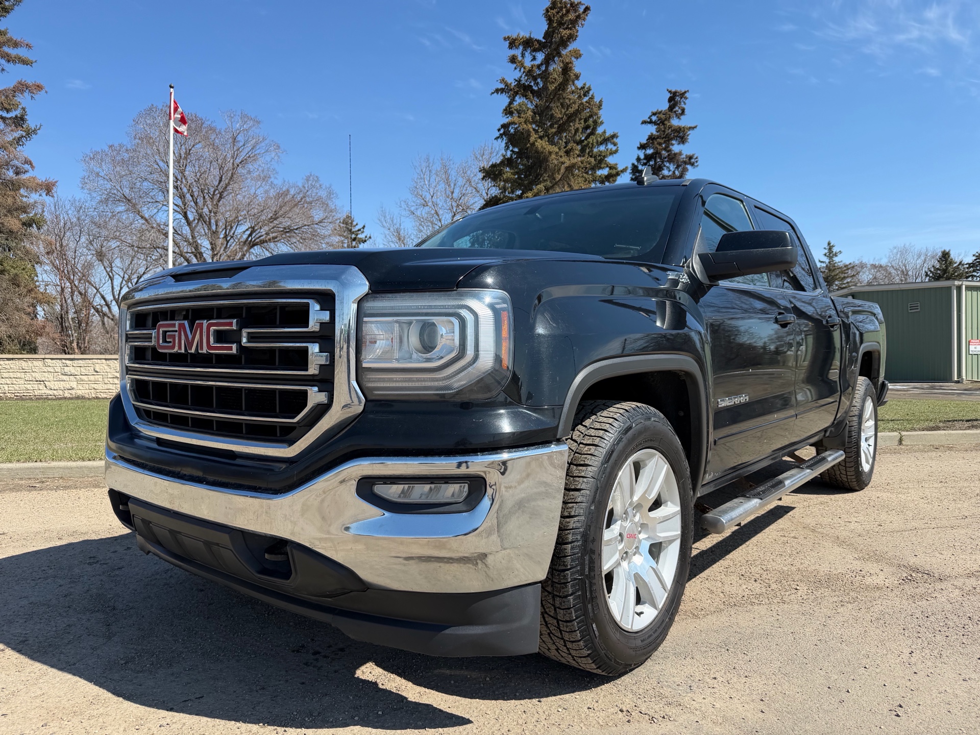 2016 GMC Sierra 1500 4WD Crew Cab 143.5" SLE