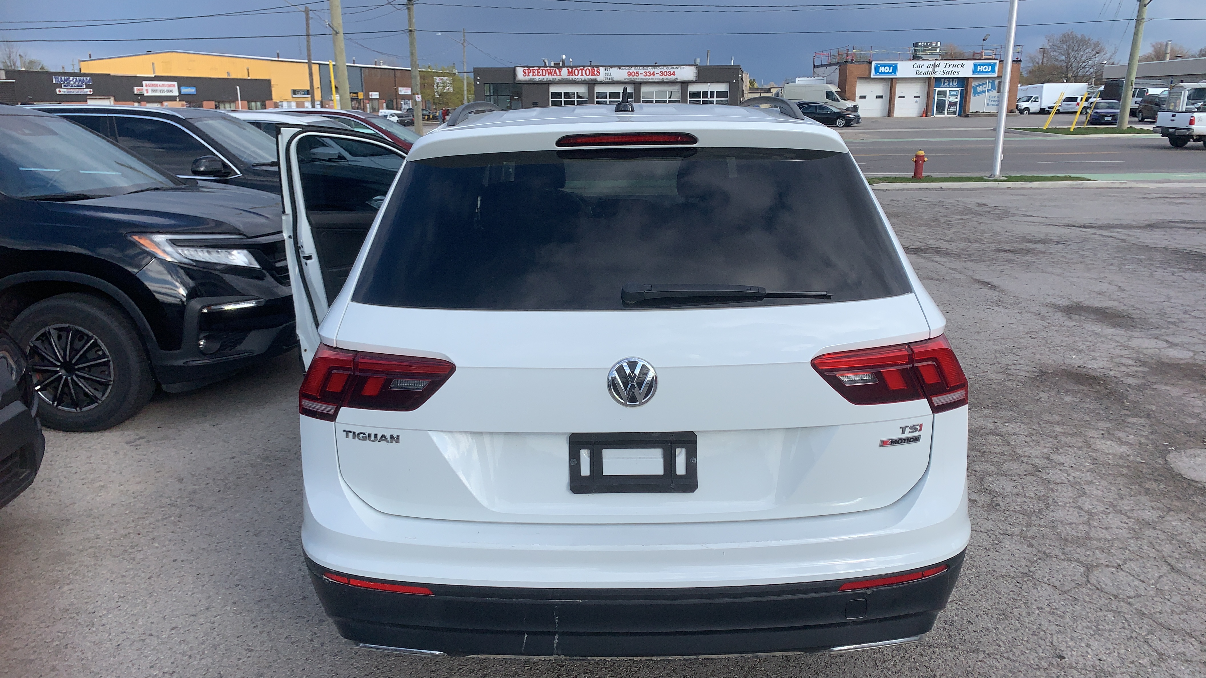 /royaltyenterprises/2018-Volkswagen-Tiguan-9322771030834276.jpg