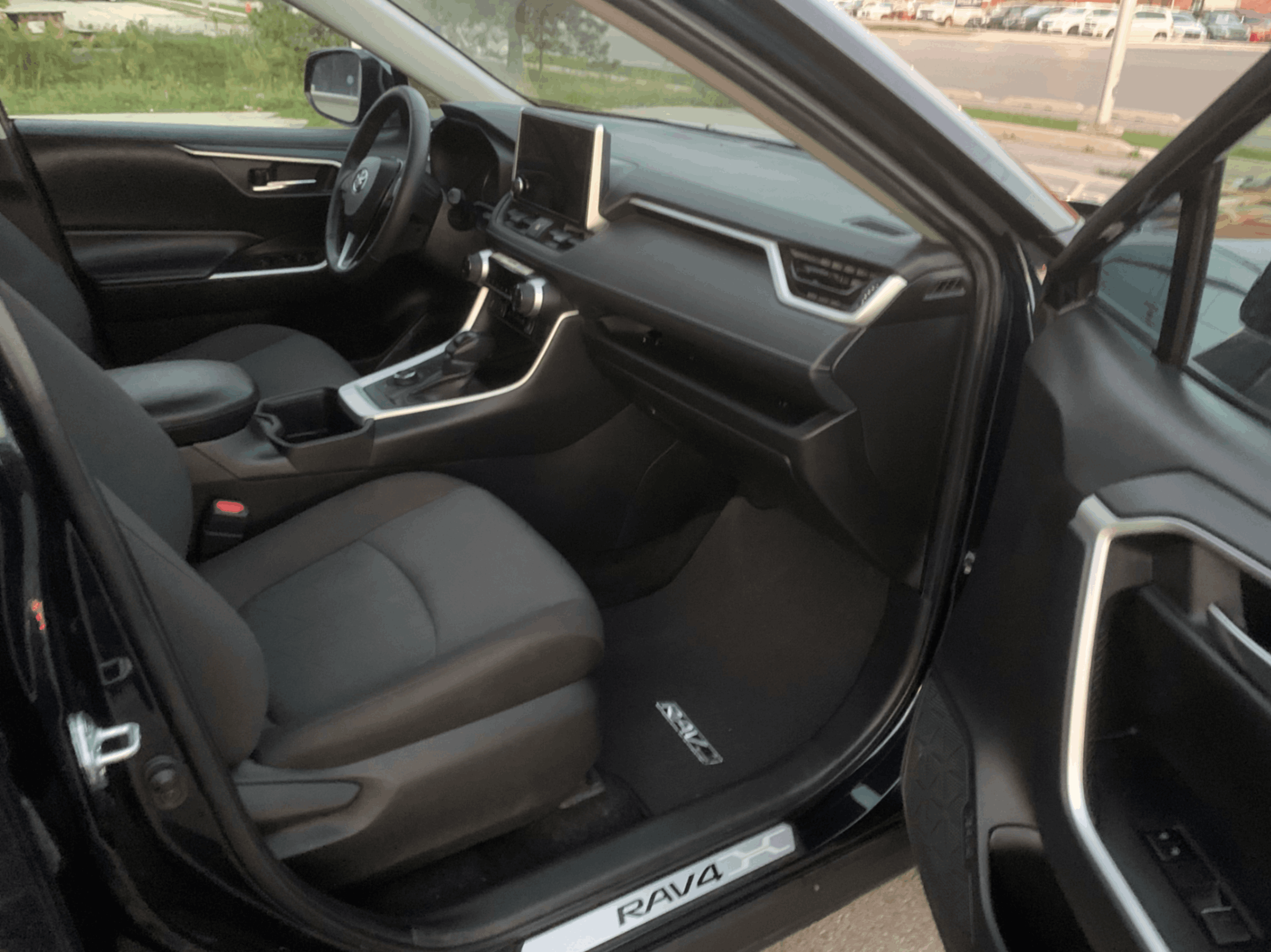 /royaltyenterprises/2024-Toyota-RAV4-3821377467168774.jpg