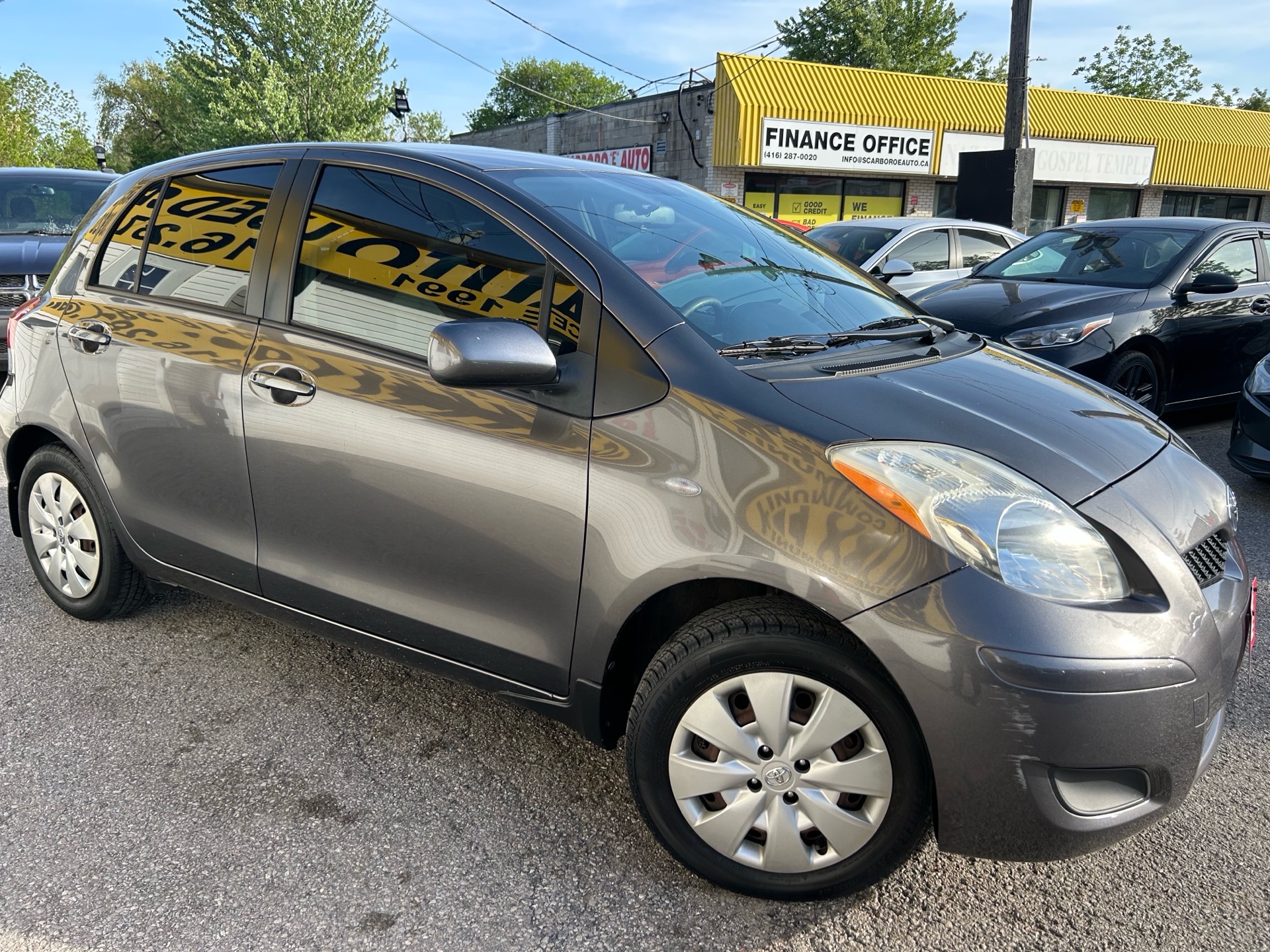 2010 Toyota Yaris HATCHBACK/AUTO/POWER GROUB/ COLD AIR CON/VERY LOW KM FOR THE YEAR