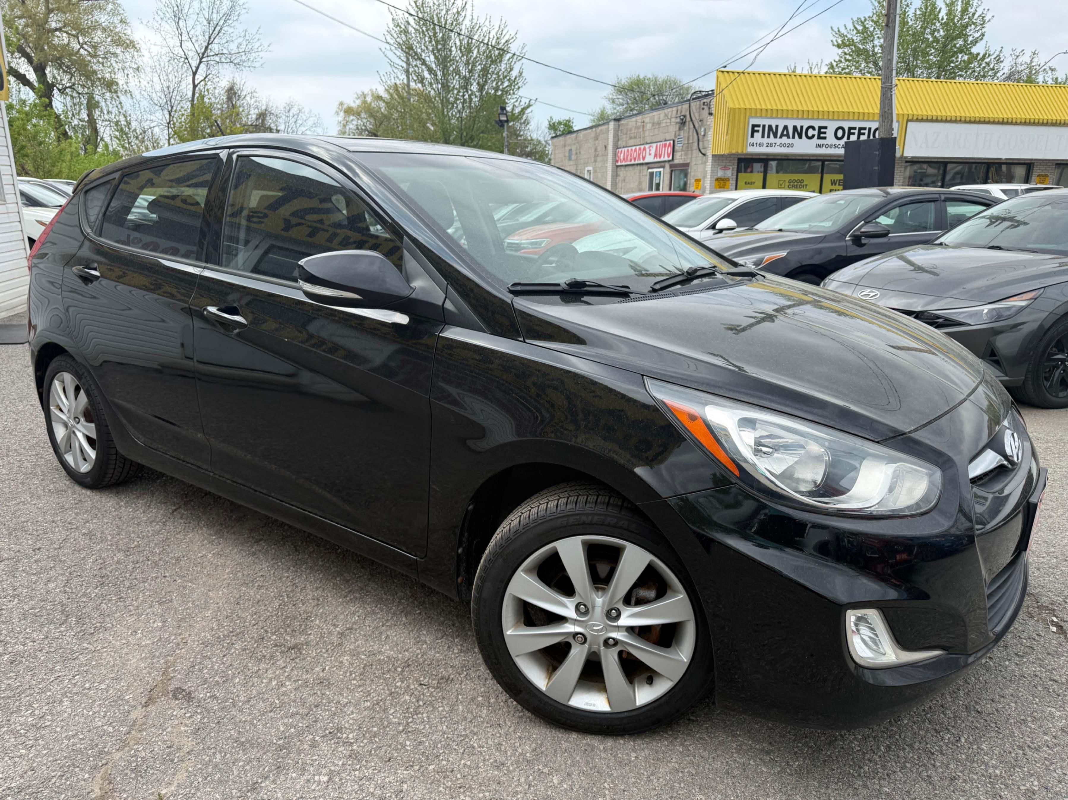 2012 Hyundai Accent GLS/5 SP/POWER ROOF/POWER GROUP/BLUR TOOTH/FOG LIGHTS/ALLOYS
