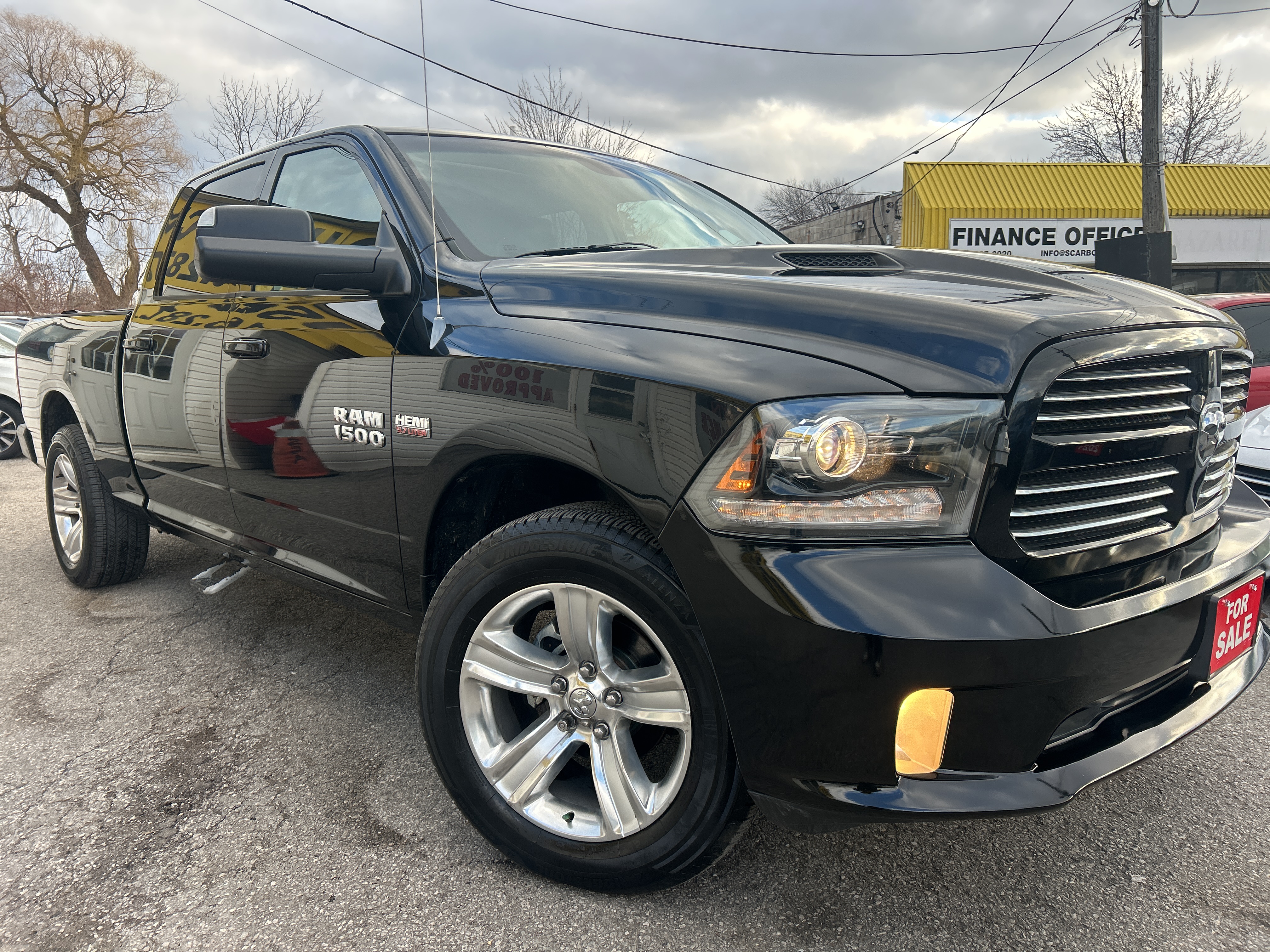 2013 RAM 1500 SPORT/NAVI/CAMERA/LEATHER/ROOF/POWER&HEATED SEATS/FOG LIGHTS/ALLOYS/ CLEAN TRUCK