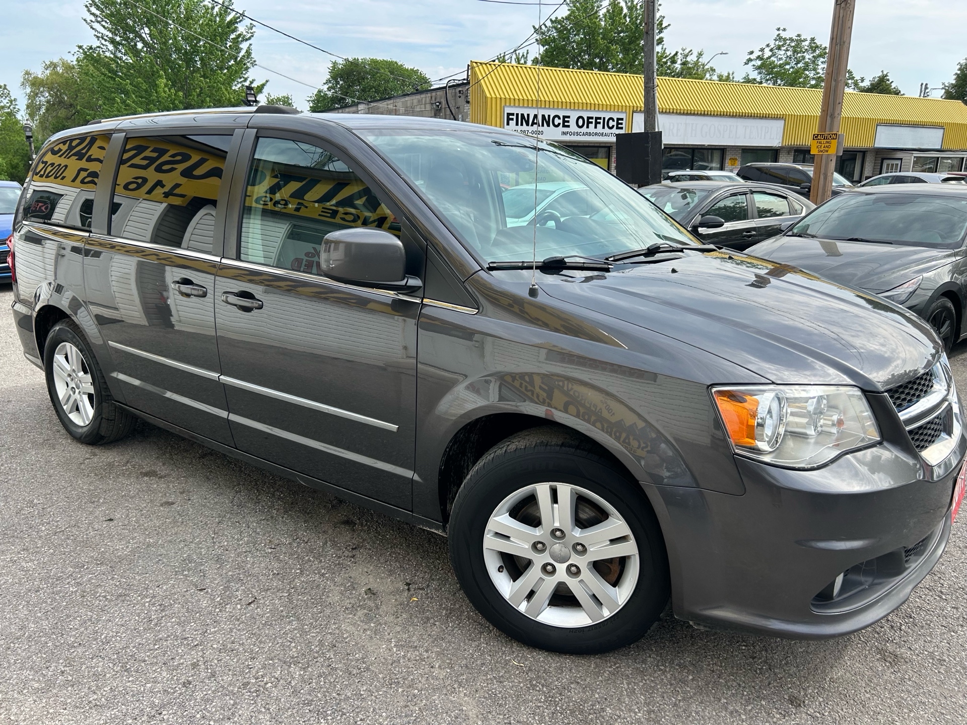 2017 Dodge Grand Caravan Crew Plus/NAVI/CAMERA/DVD/LEATHER/STOW&GO/P.DOORS/ALLOYS/CLEAN CAR