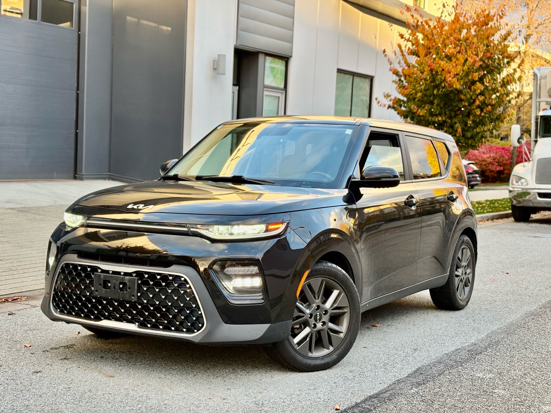 Voxcar KIA Soul SUV in Black, VANCOUVER