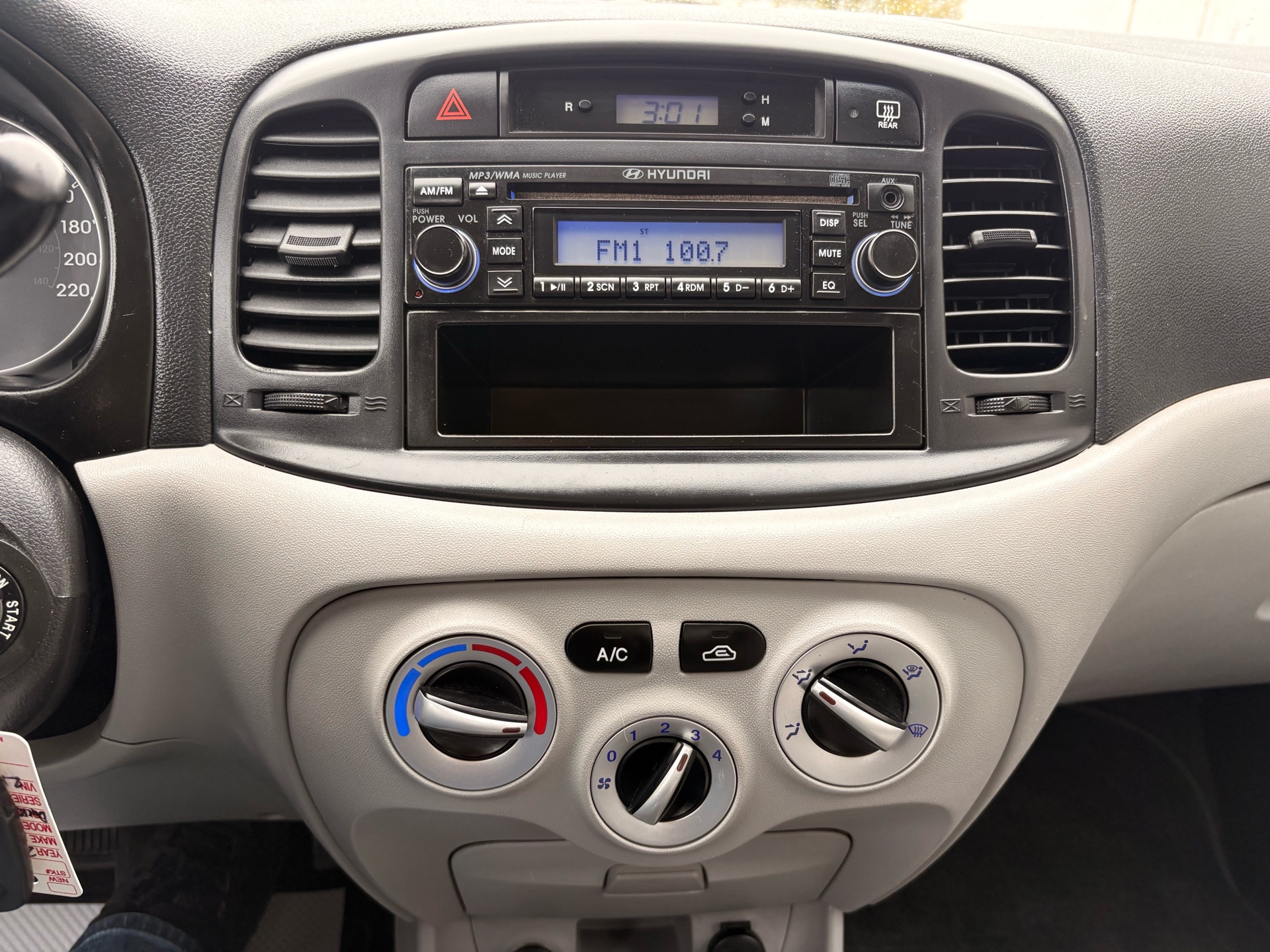 /skymotorscanada/2011-Hyundai-Accent-8015797700282092.jpg
