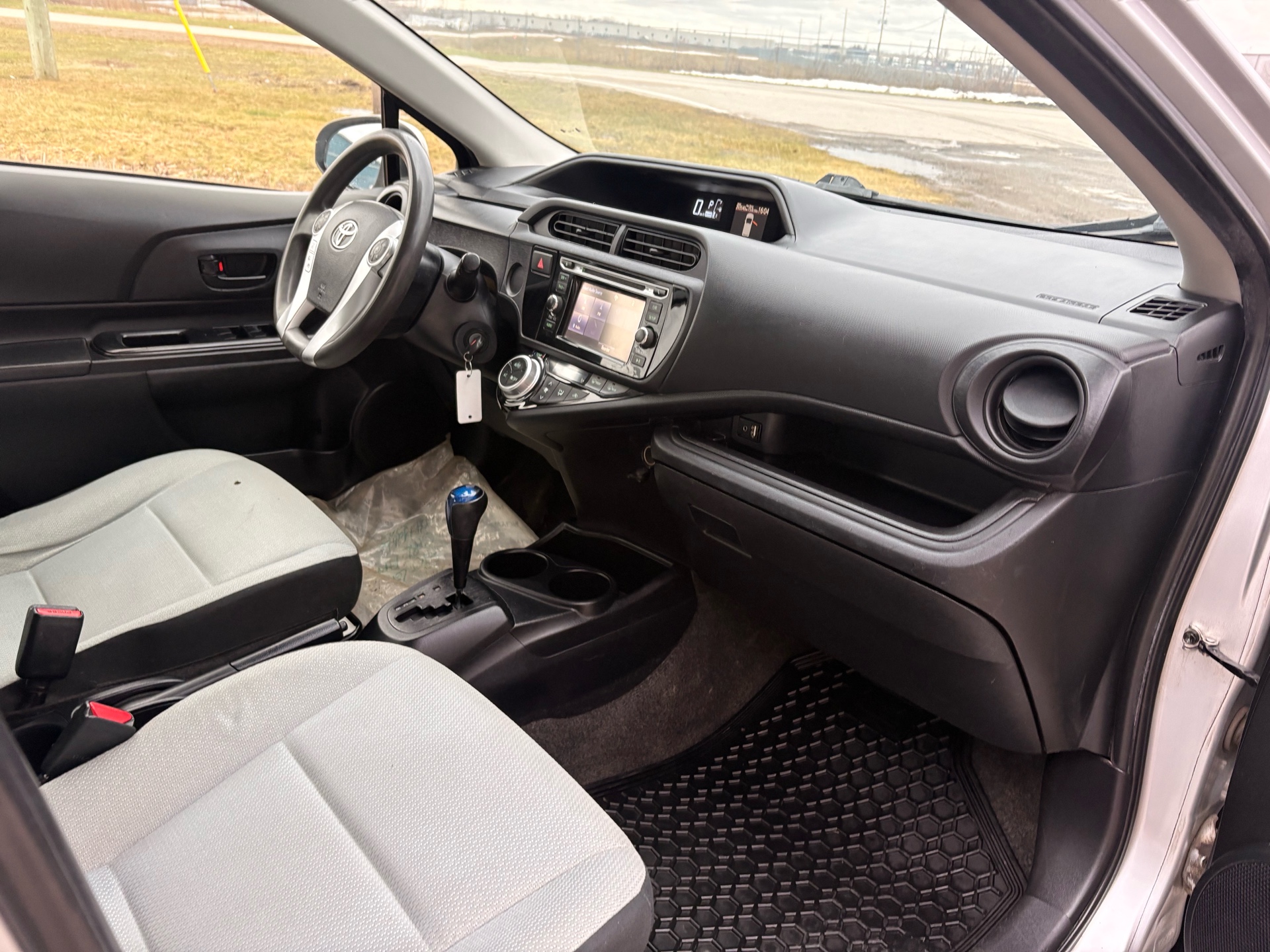 /skymotorscanada/2016-TOYOTA-PRIUSC-3183905626799475.jpg