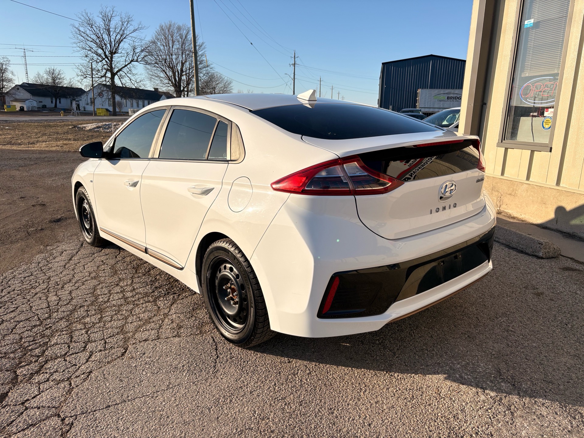 /skymotorscanada/2017-Hyundai-IoniqElectric-6307958047167477.jpg