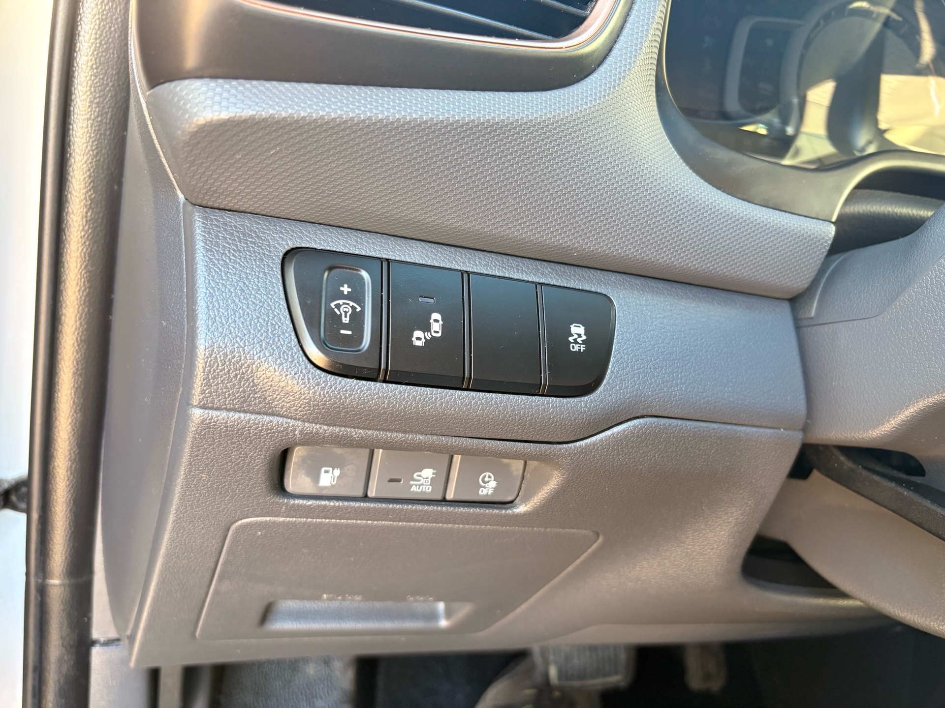 /skymotorscanada/2017-Hyundai-IoniqElectric-6802821802350709.jpg