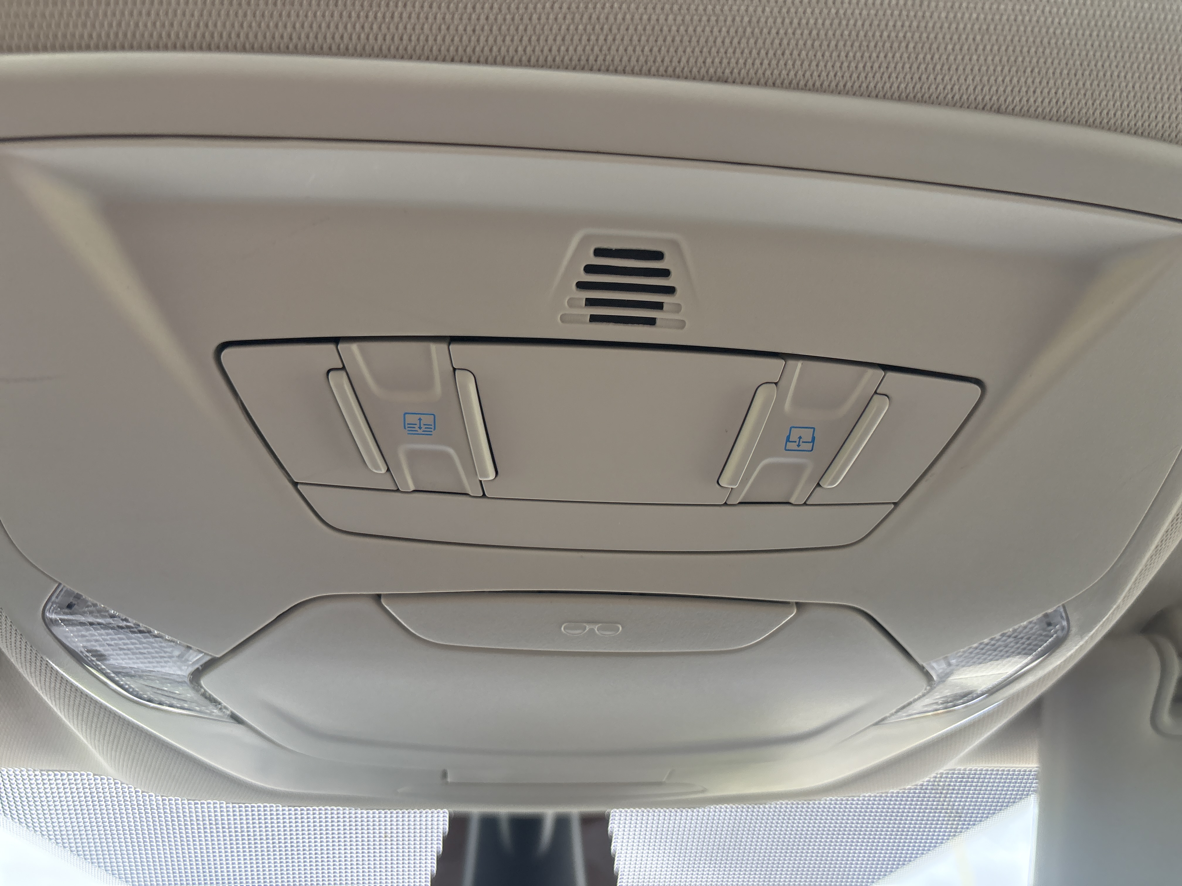 /skymotorscanada/2018-Ford-Escape-05763889875409589.jpg