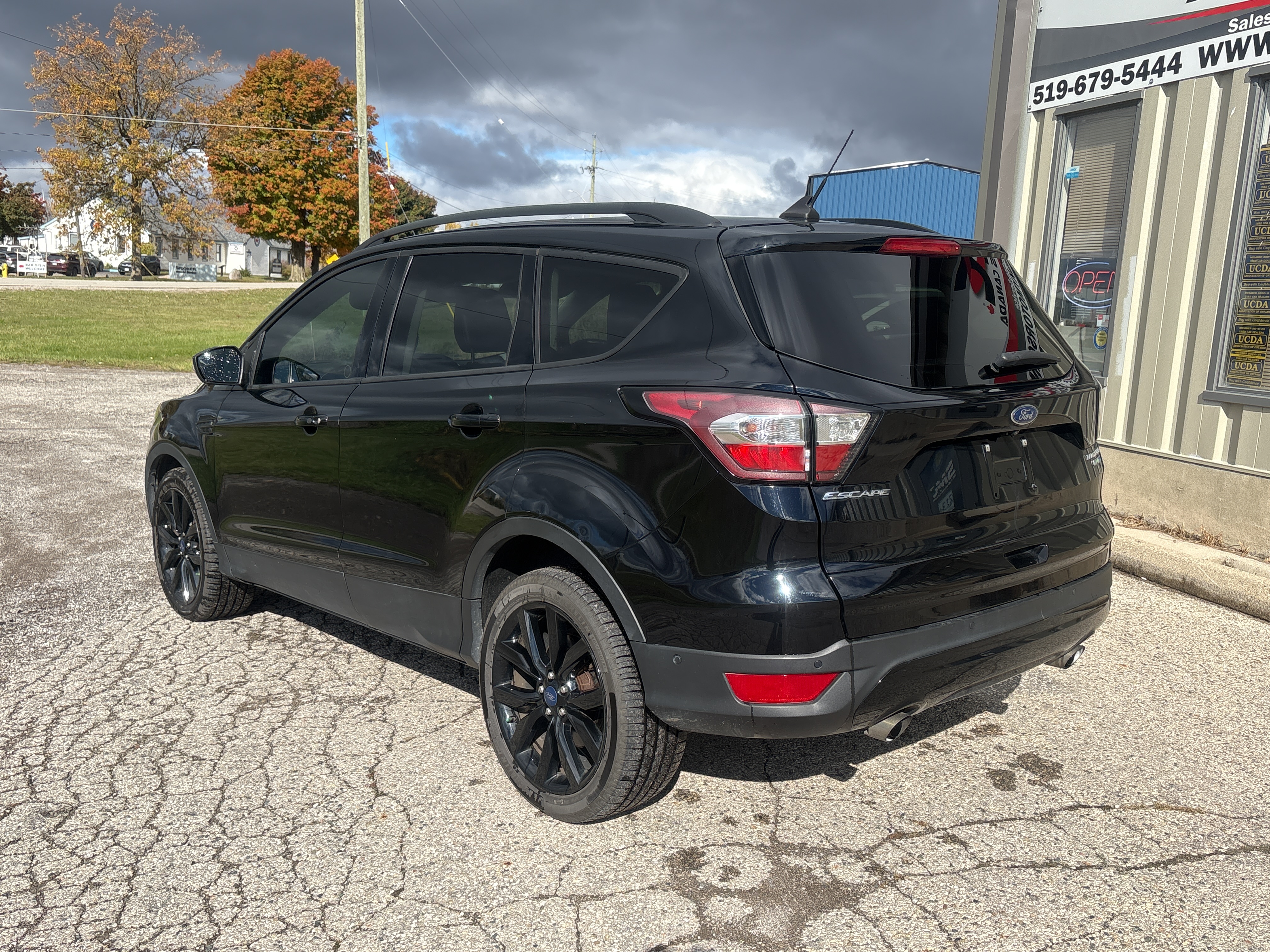 /skymotorscanada/2018-Ford-Escape-10798087526574318.jpg