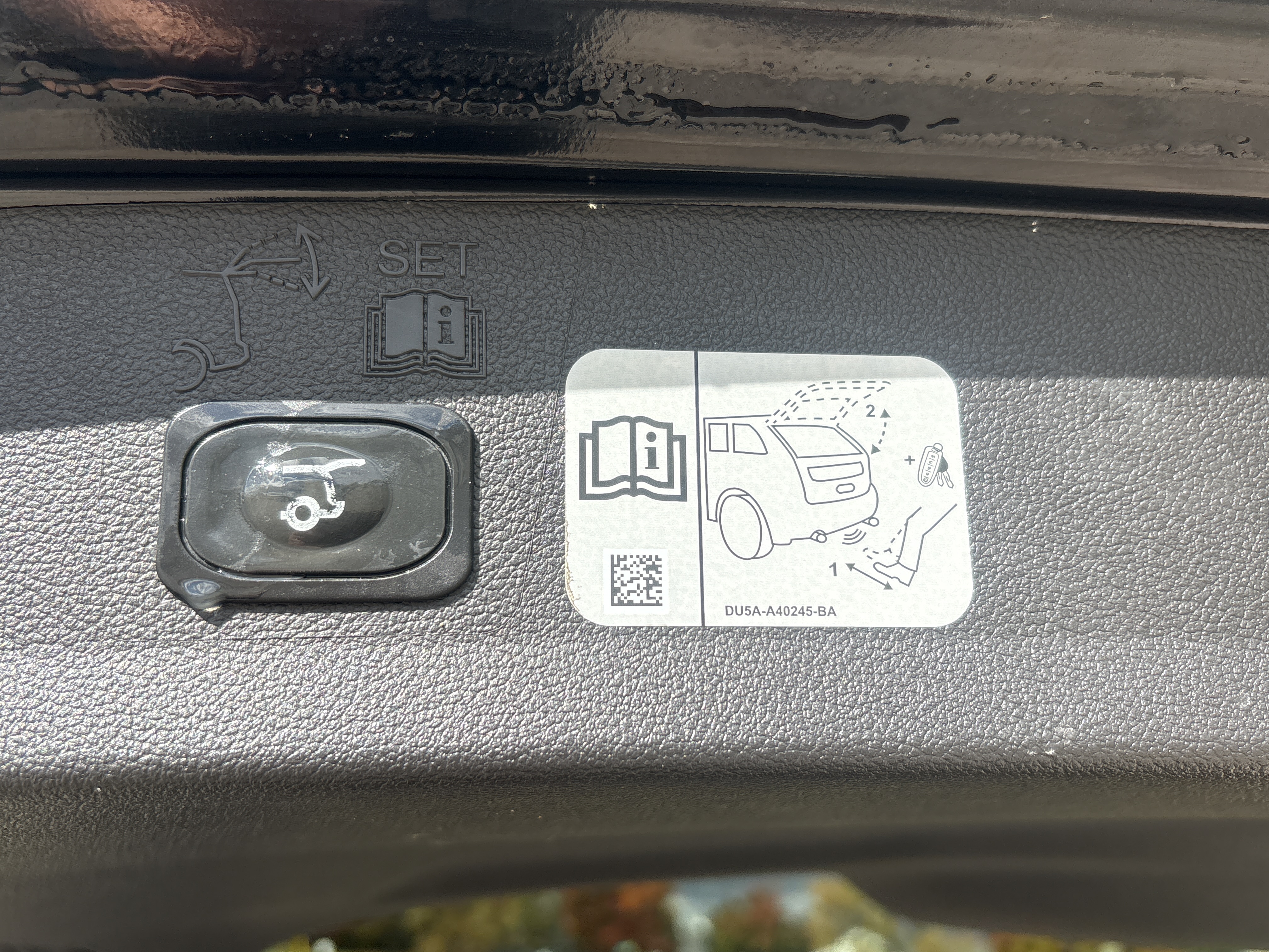 /skymotorscanada/2018-Ford-Escape-6653668594448066.jpg