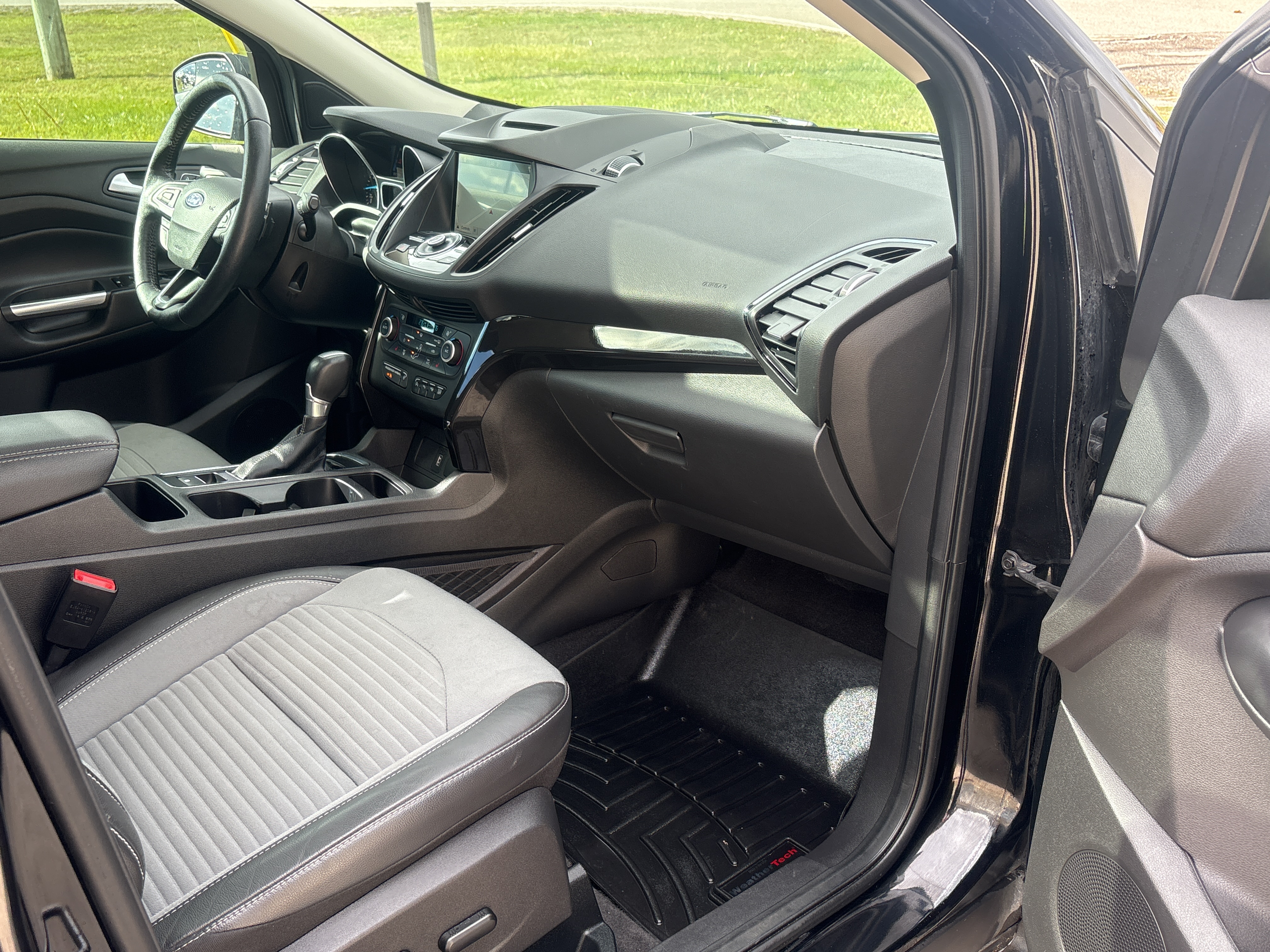 /skymotorscanada/2018-Ford-Escape-7386297615934423.jpg