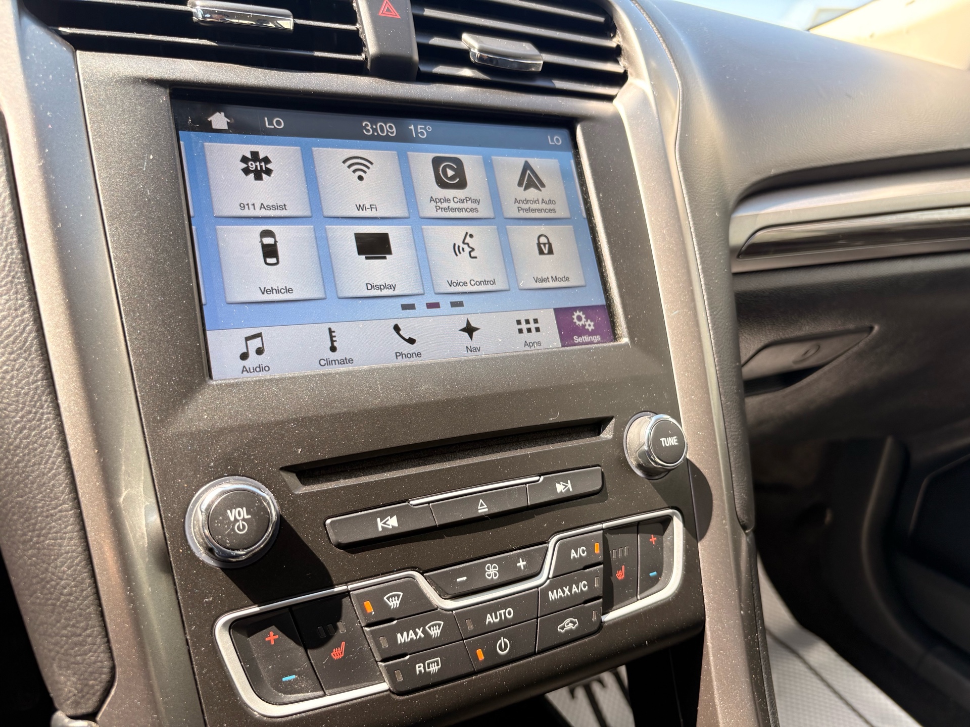 /skymotorscanada/2018-Ford-FusionEnergi-20522239527569575.jpg