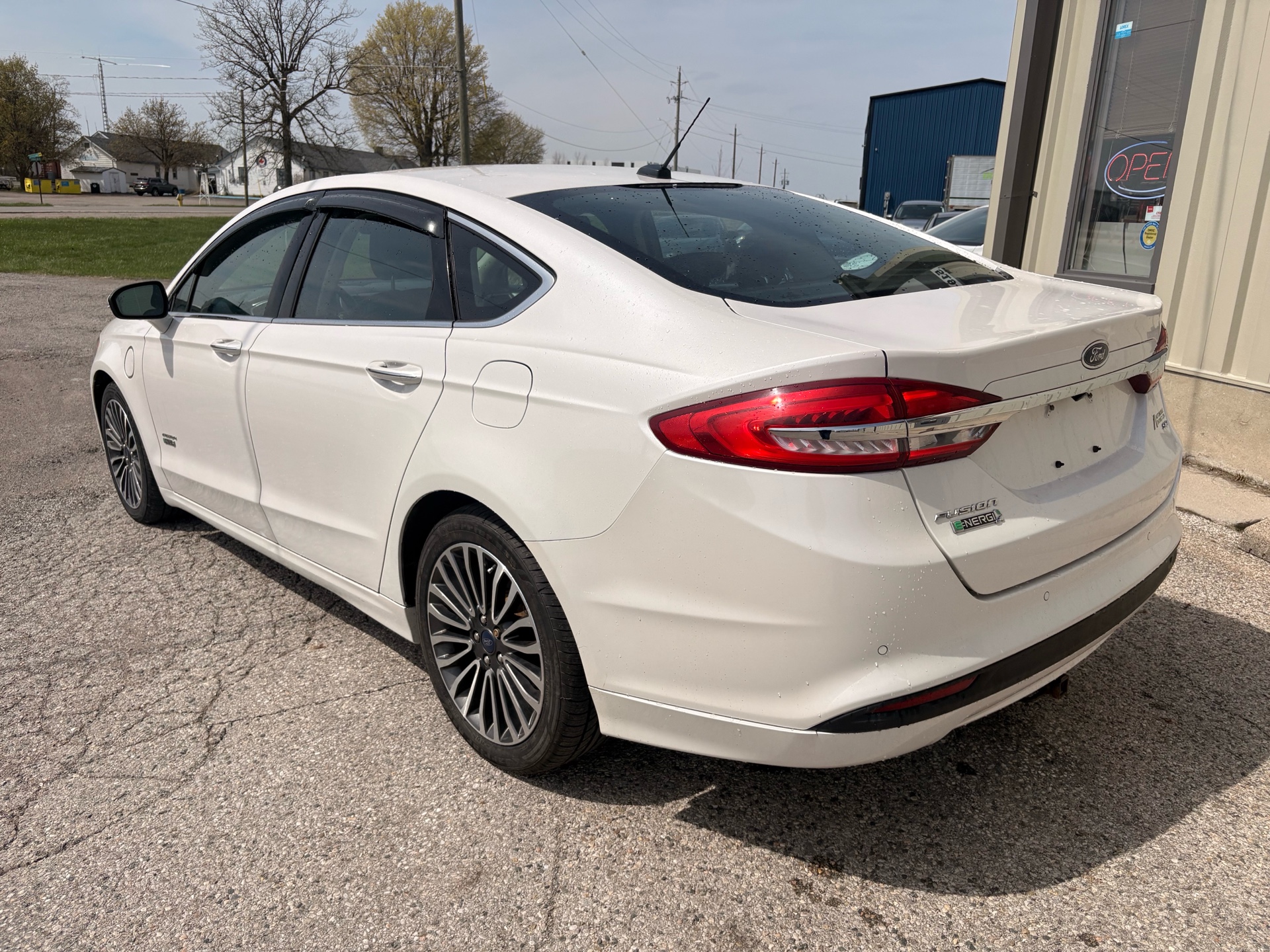 /skymotorscanada/2018-Ford-FusionEnergi-5740138940982955.jpg