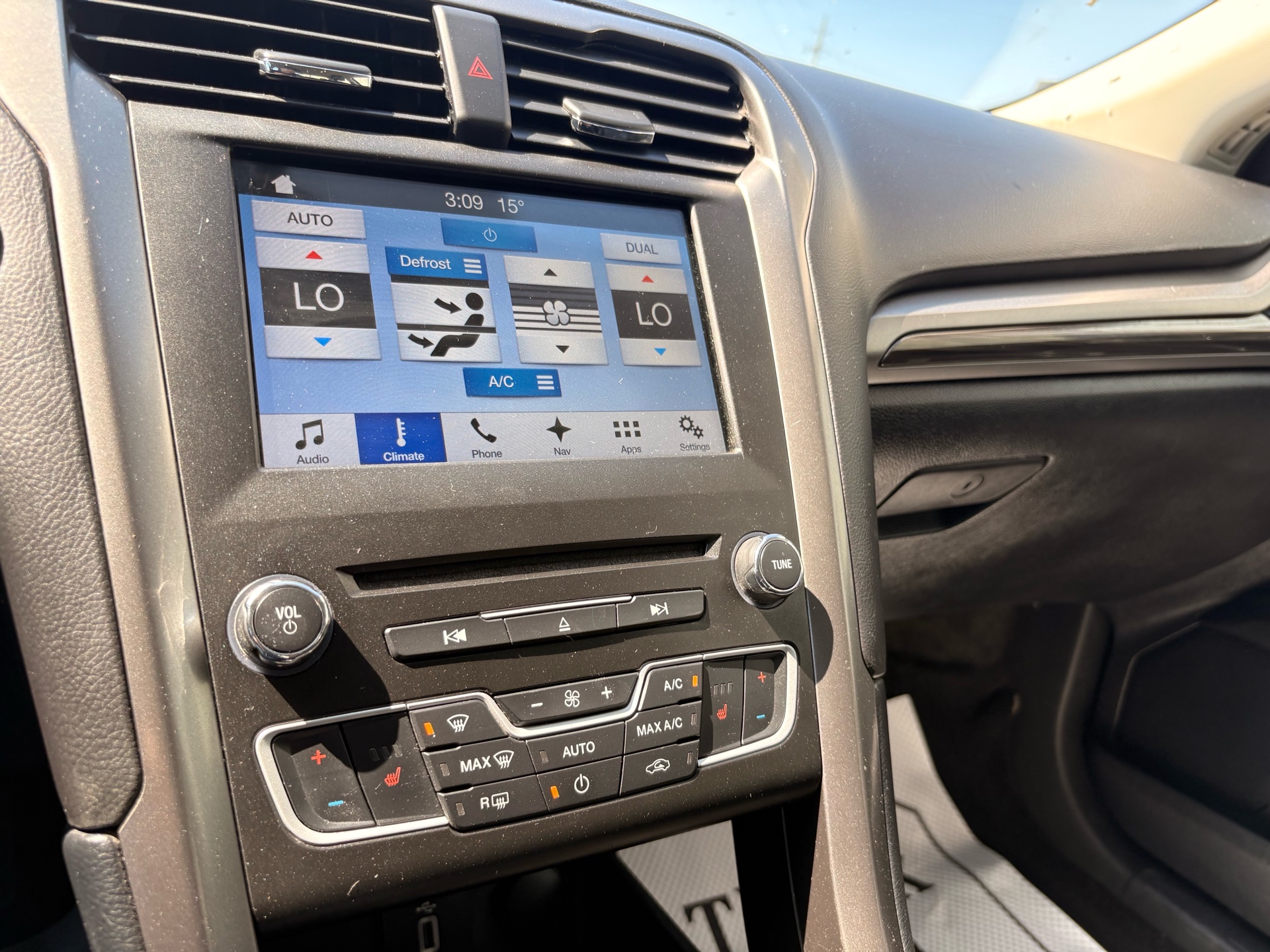 /skymotorscanada/2018-Ford-FusionEnergi-5912119458745242.jpg