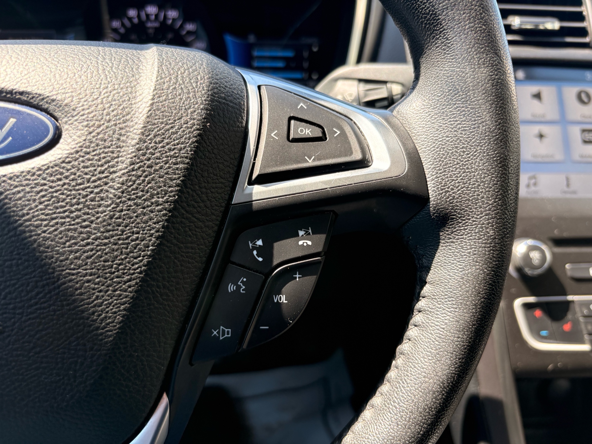 /skymotorscanada/2018-Ford-FusionEnergi-8466570333241852.jpg