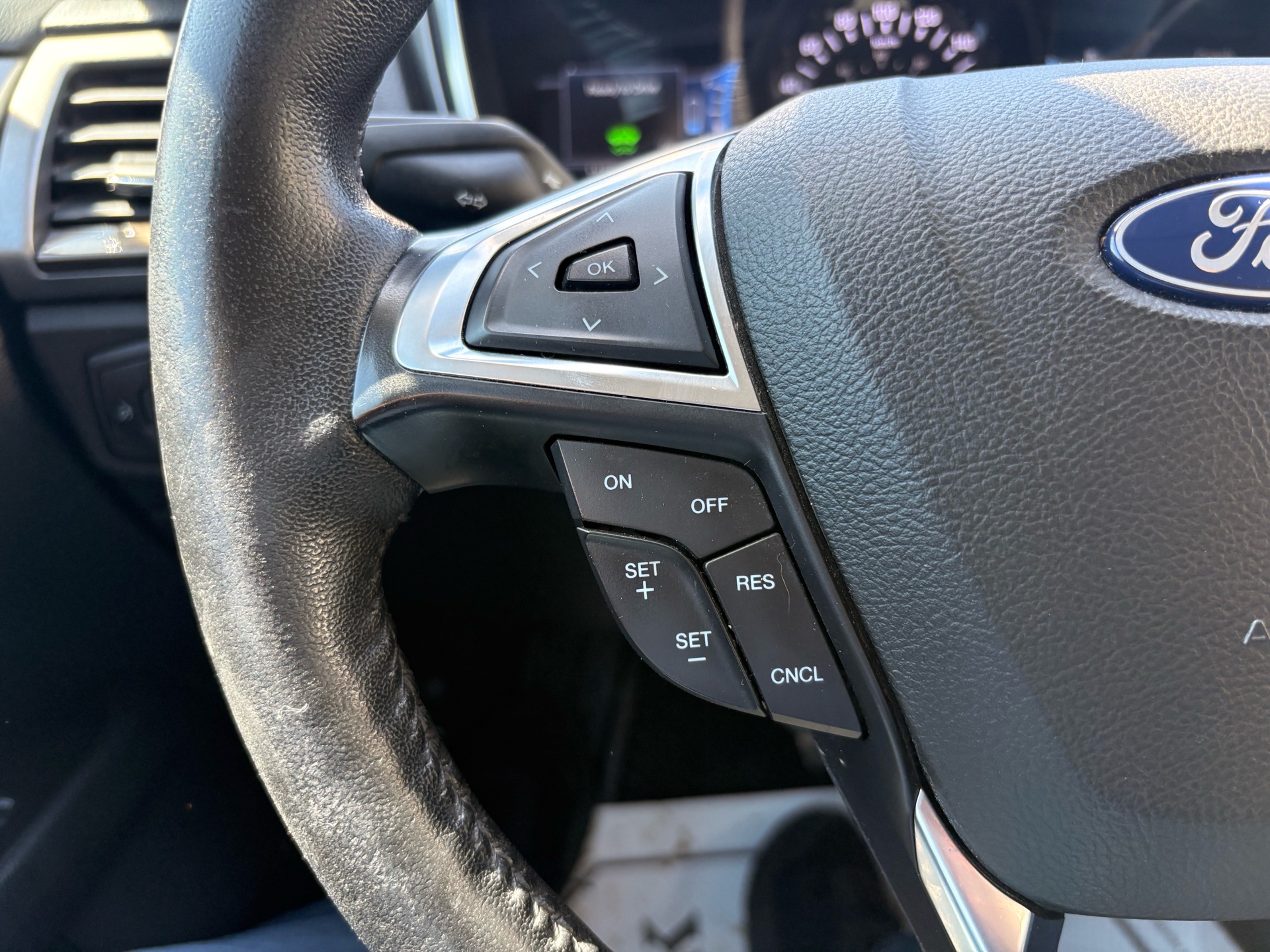 /skymotorscanada/2018-Ford-FusionEnergi-9847119393862034.jpg