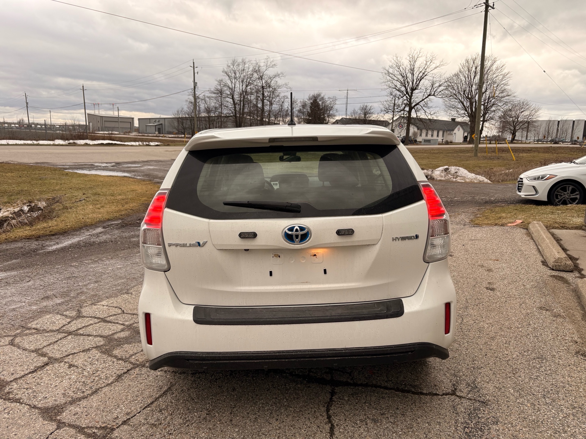 /skymotorscanada/2018-Toyota-PriusV-6855007448581181.jpg