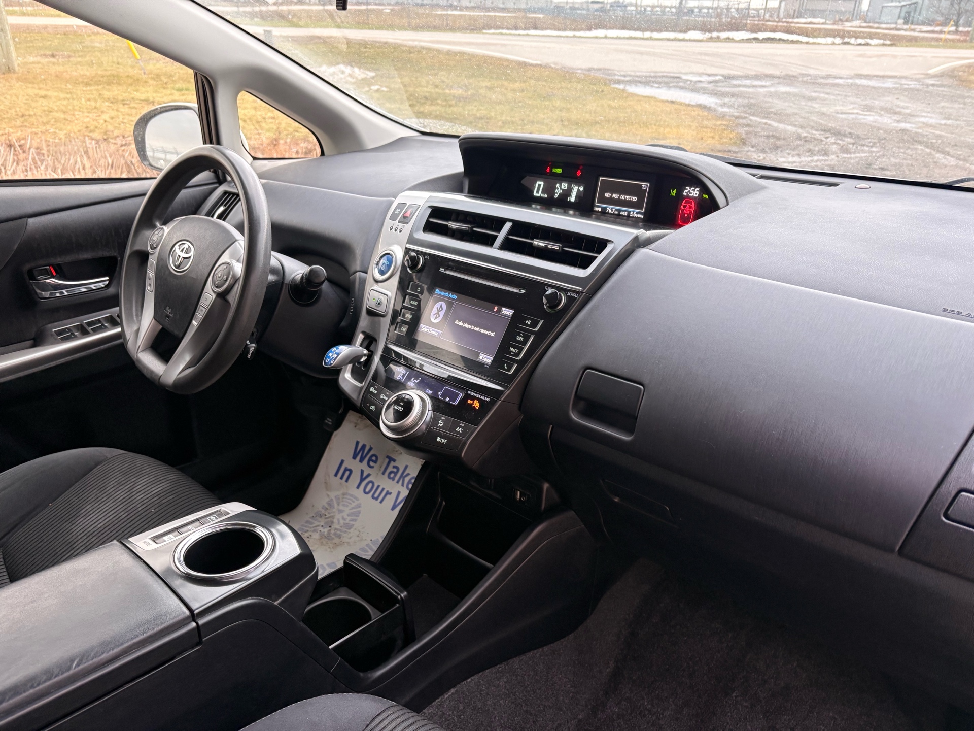 /skymotorscanada/2018-Toyota-PriusV-9998925205894185.jpg