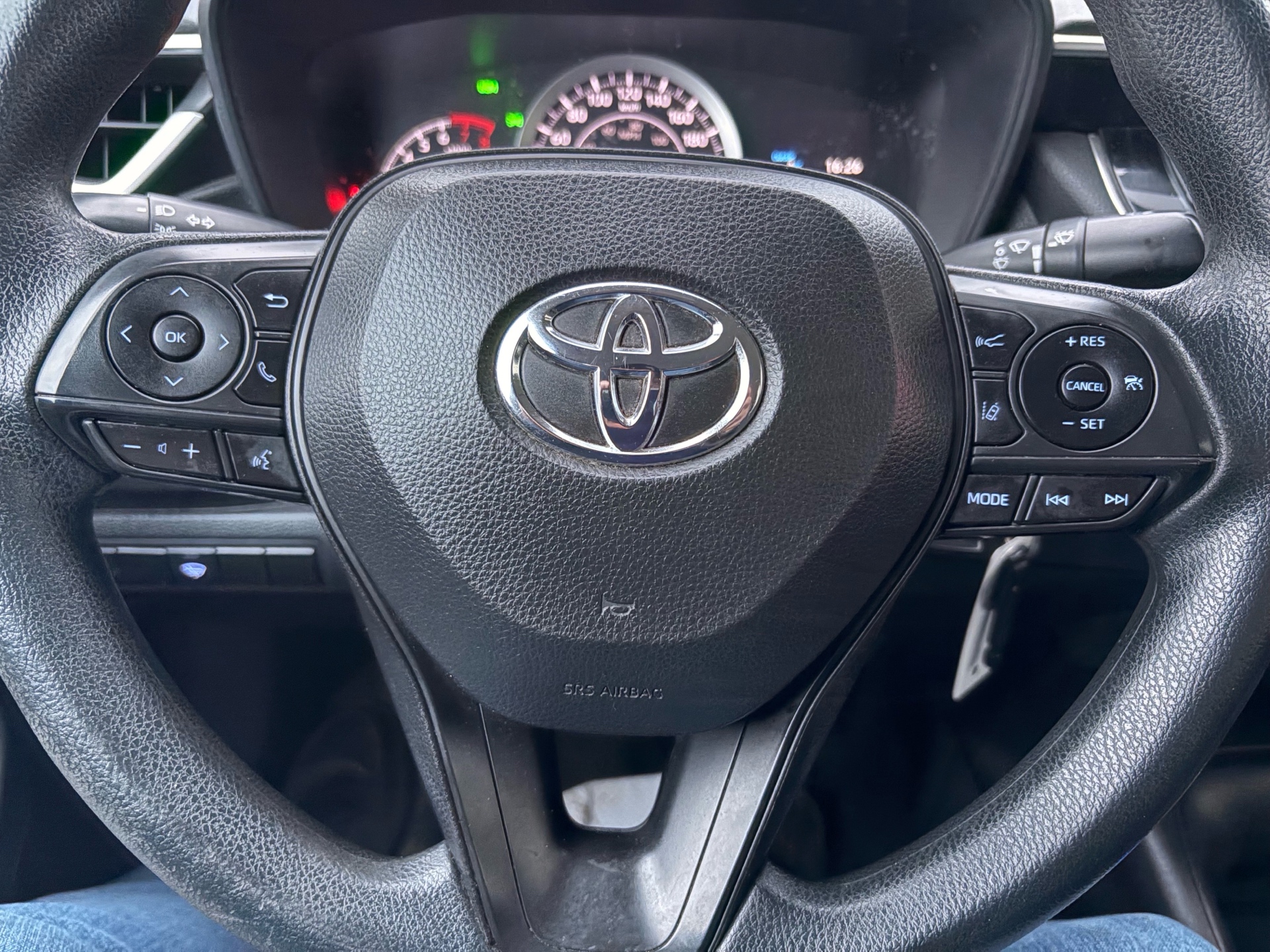 /skymotorscanada/2020-TOYOTA-COROLLA-1433460822858703.jpg