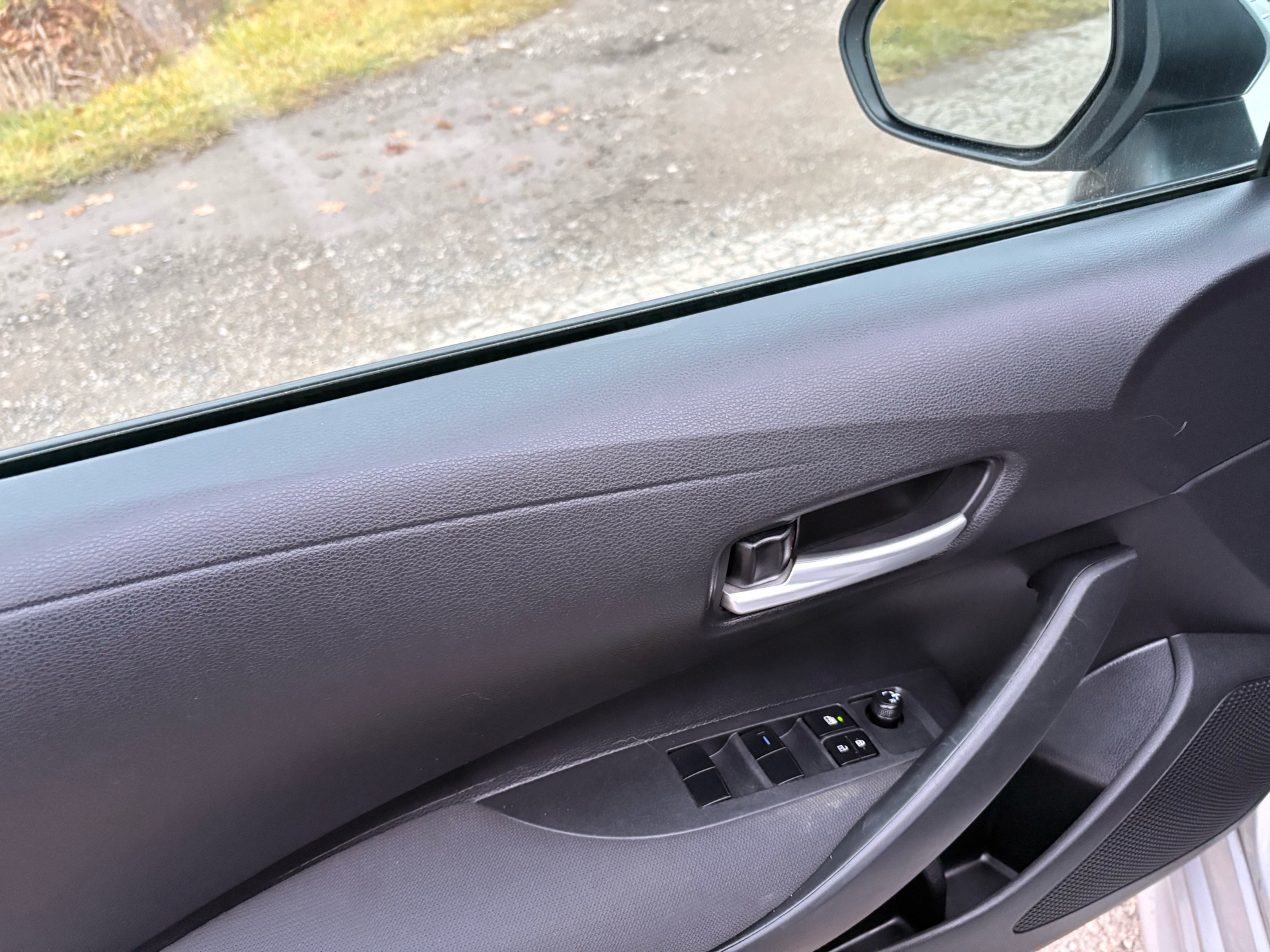 /skymotorscanada/2020-TOYOTA-COROLLA-3573196338101021.jpg
