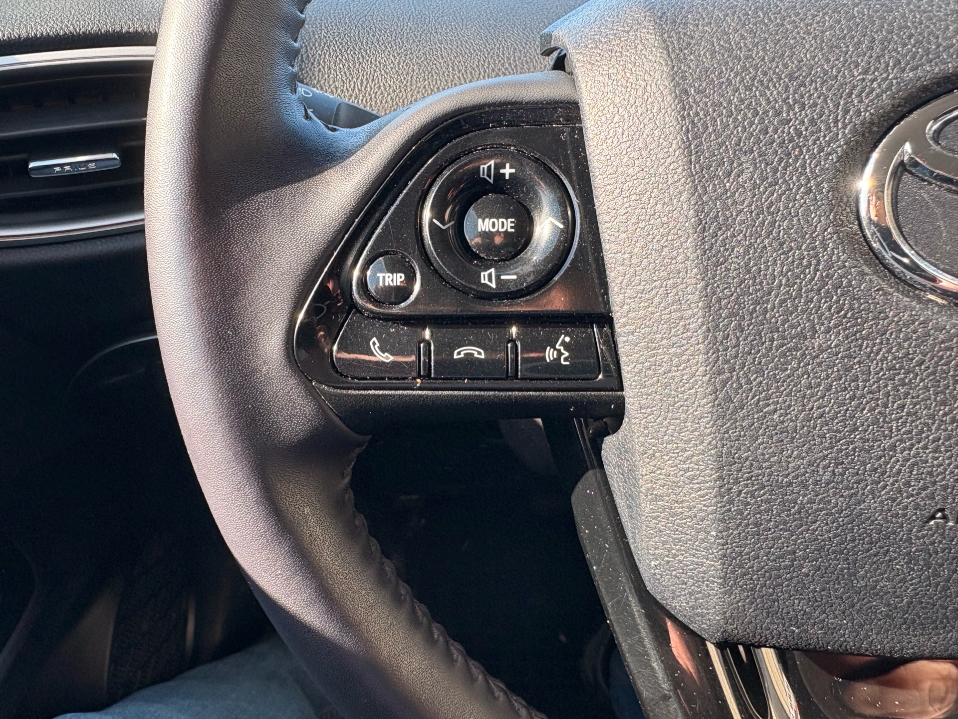 /skymotorscanada/2020-Toyota-PriusPrime-11451709842839497.jpg