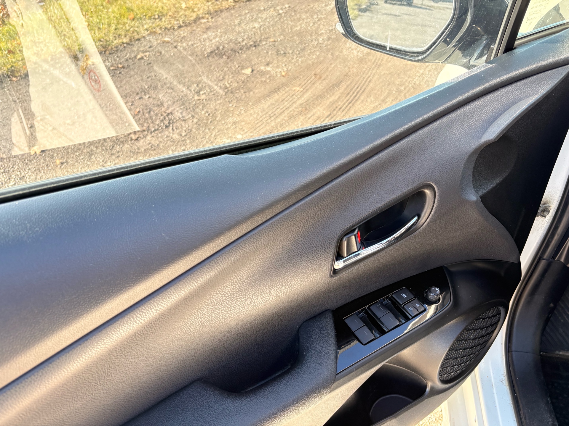 /skymotorscanada/2020-Toyota-PriusPrime-649957472400092.jpg