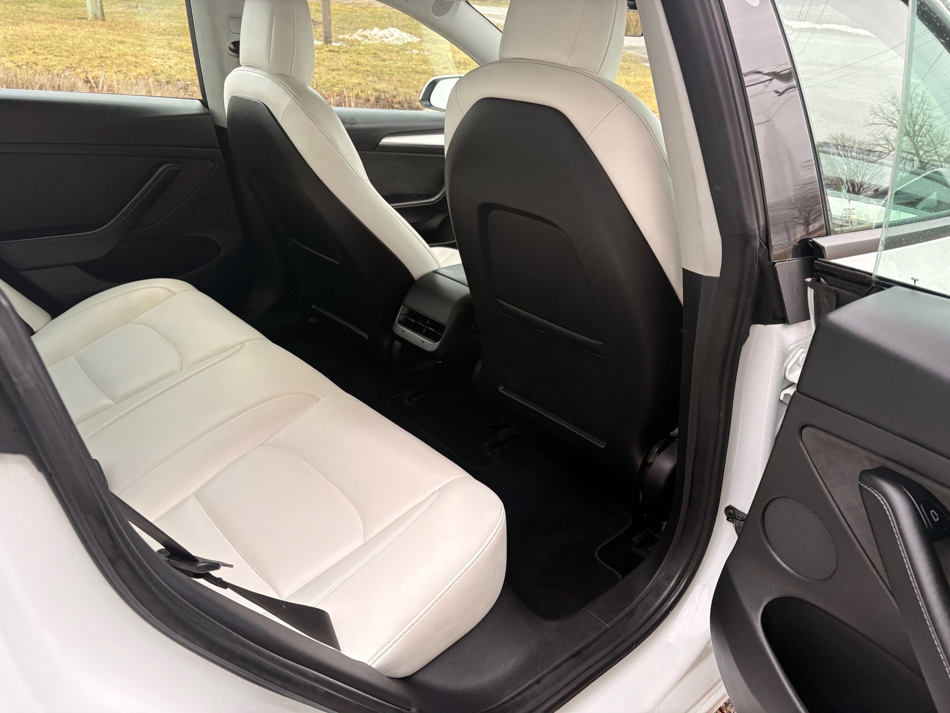 /skymotorscanada/2021-TESLA-MODEL3-002241231777909025.jpg