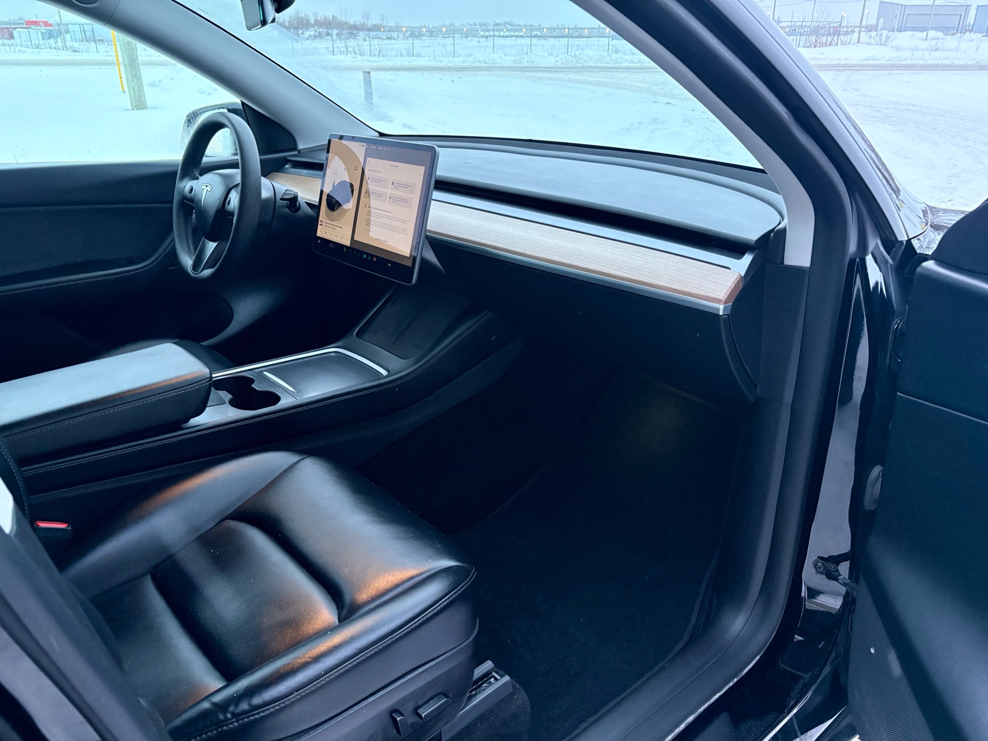 /skymotorscanada/2022-TESLA-MODELY-9467774020851571.jpg