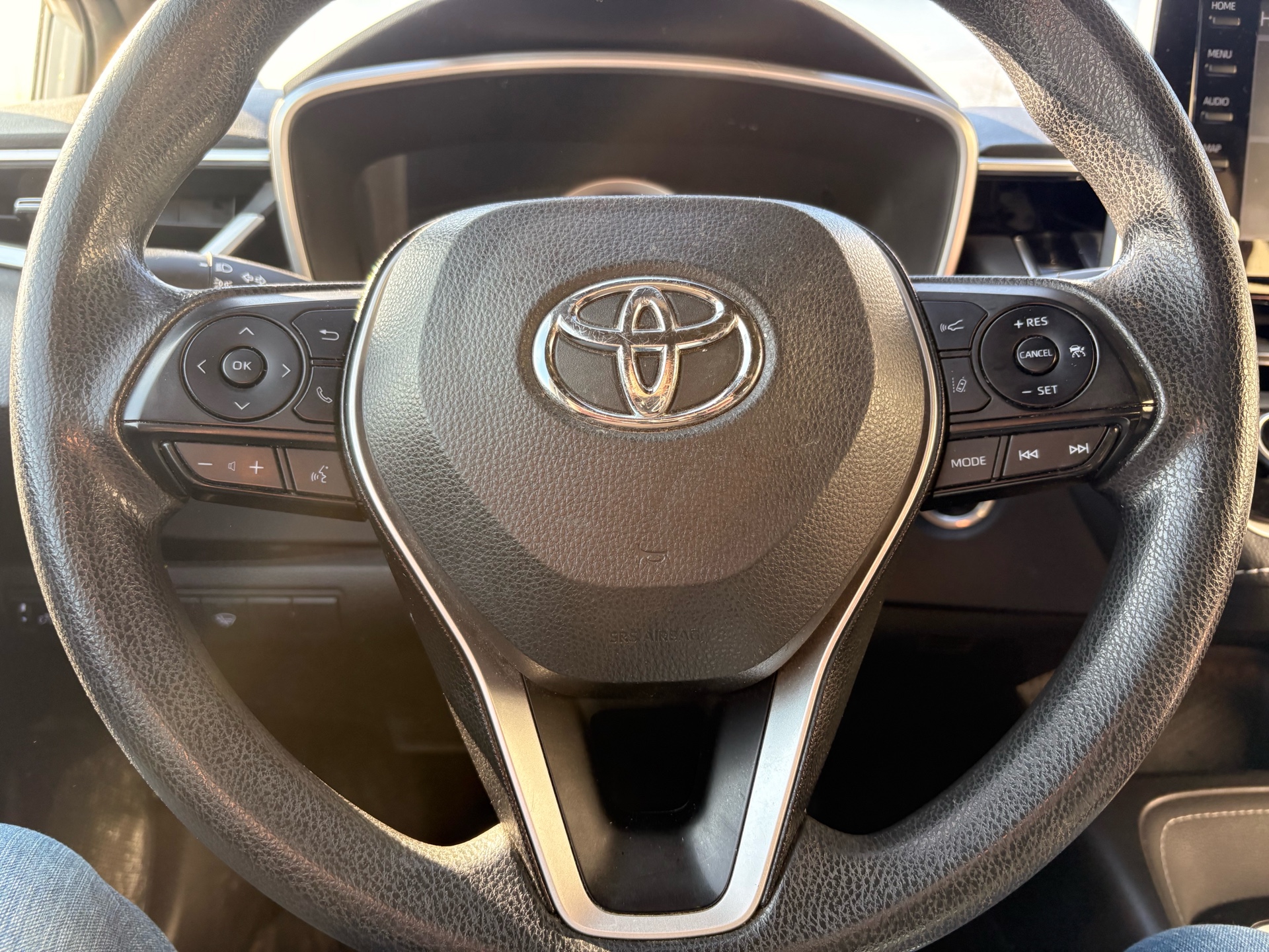 /skymotorscanada/2022-TOYOTA-COROLLAHATCHBACK-012503010461607733.jpg