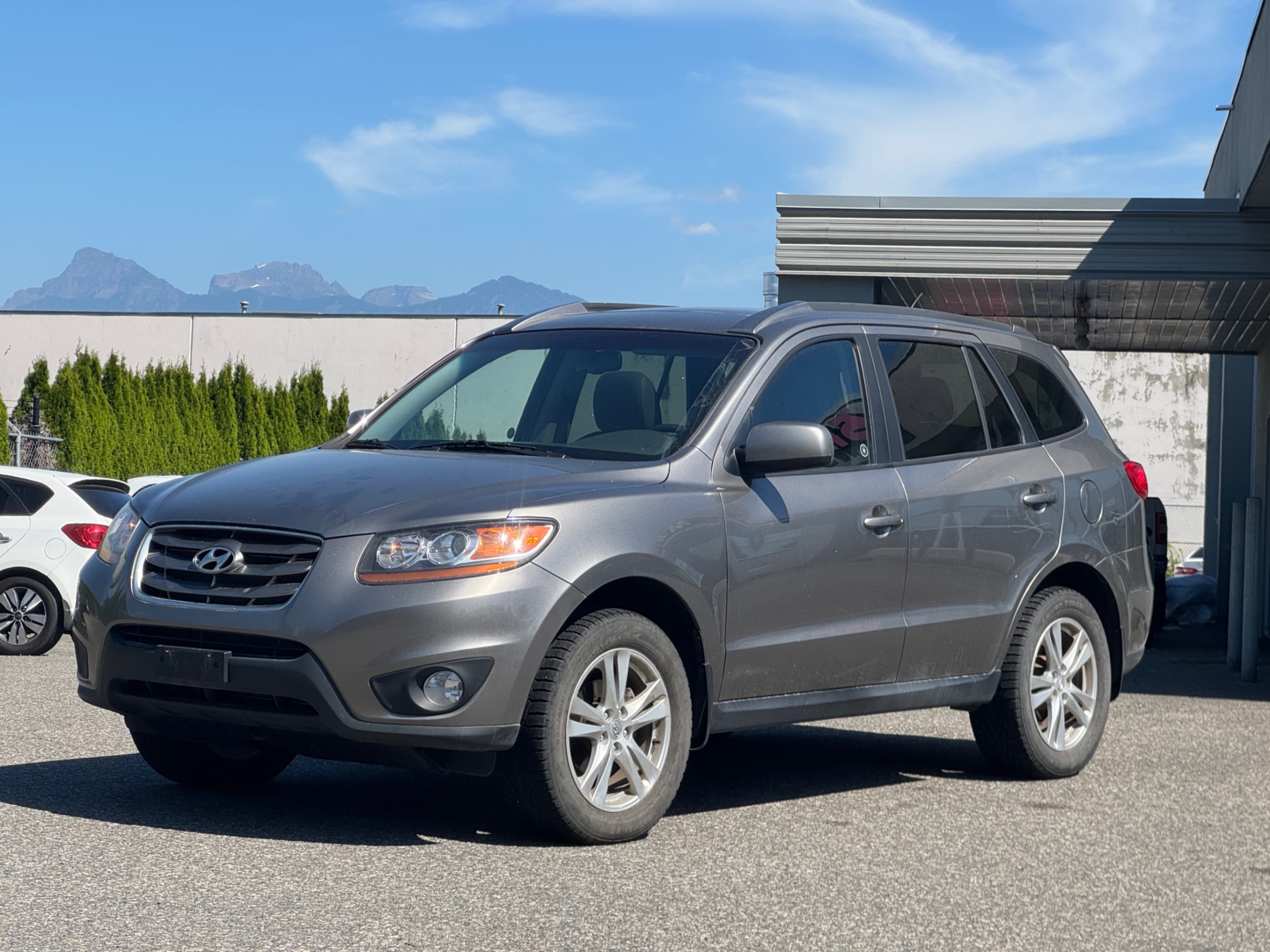 Voxcar HYUNDAI Santa Fe SUV in Gray, VANCOUVER