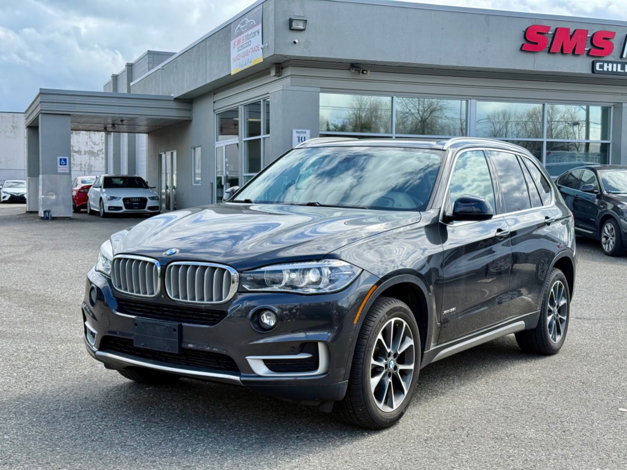 Voxcar BMW X5 SUV in Black, VANCOUVER